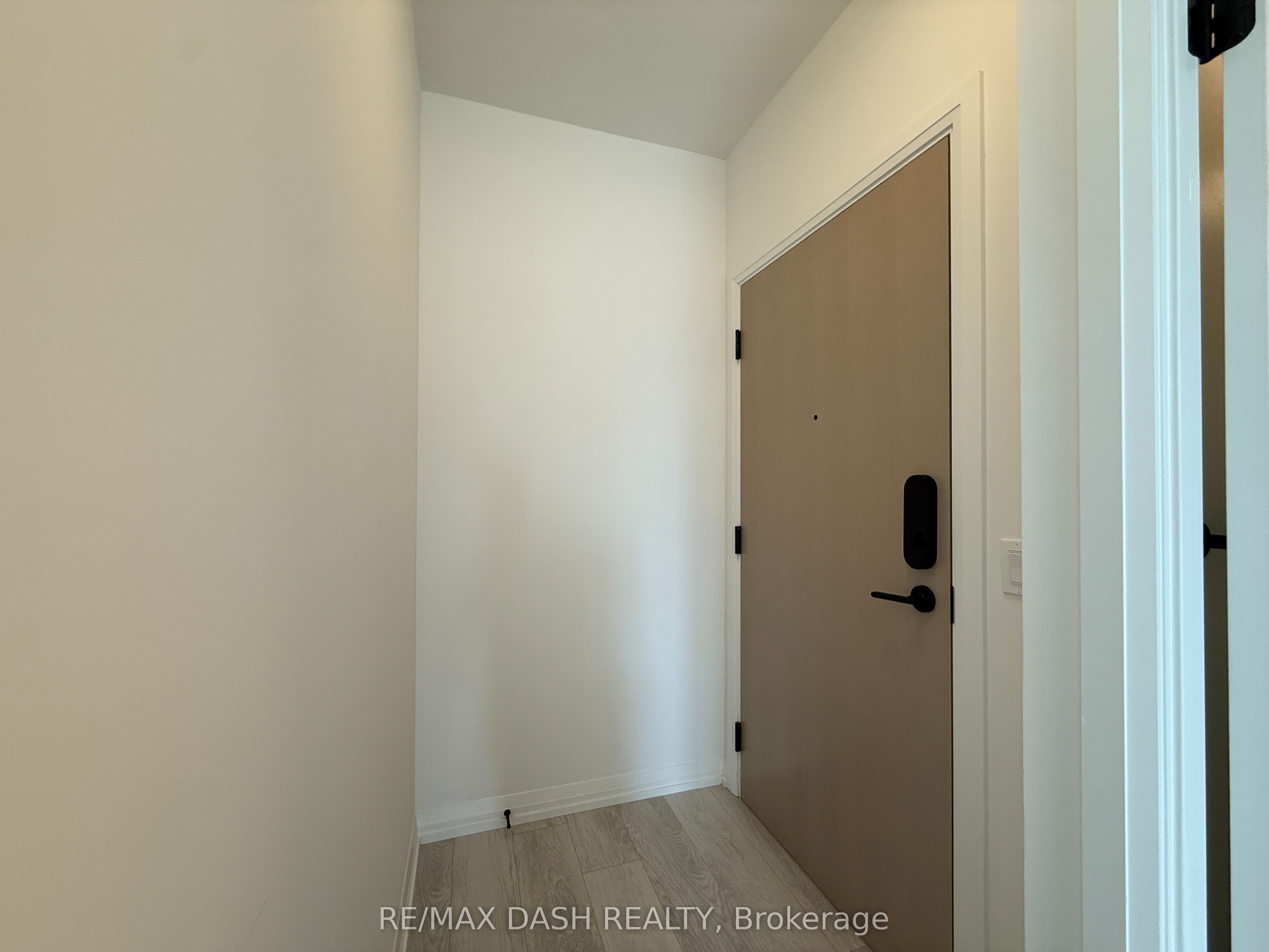 280 Dundas Street W 1810, Toronto, ON M5T 0E3 photo 4