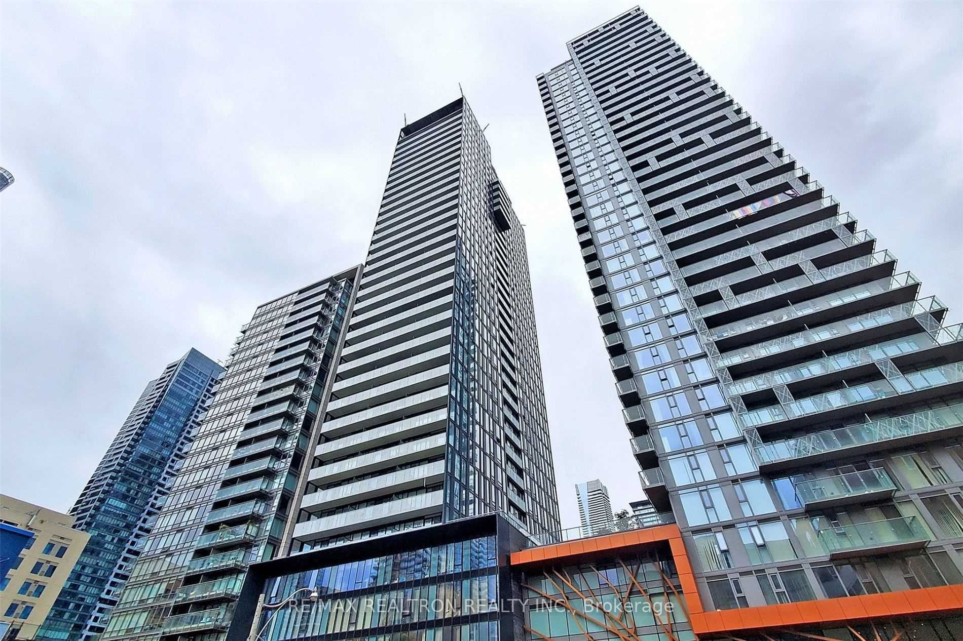 28 Wellesley Street E 1002, Toronto, ON M4Y 1G3