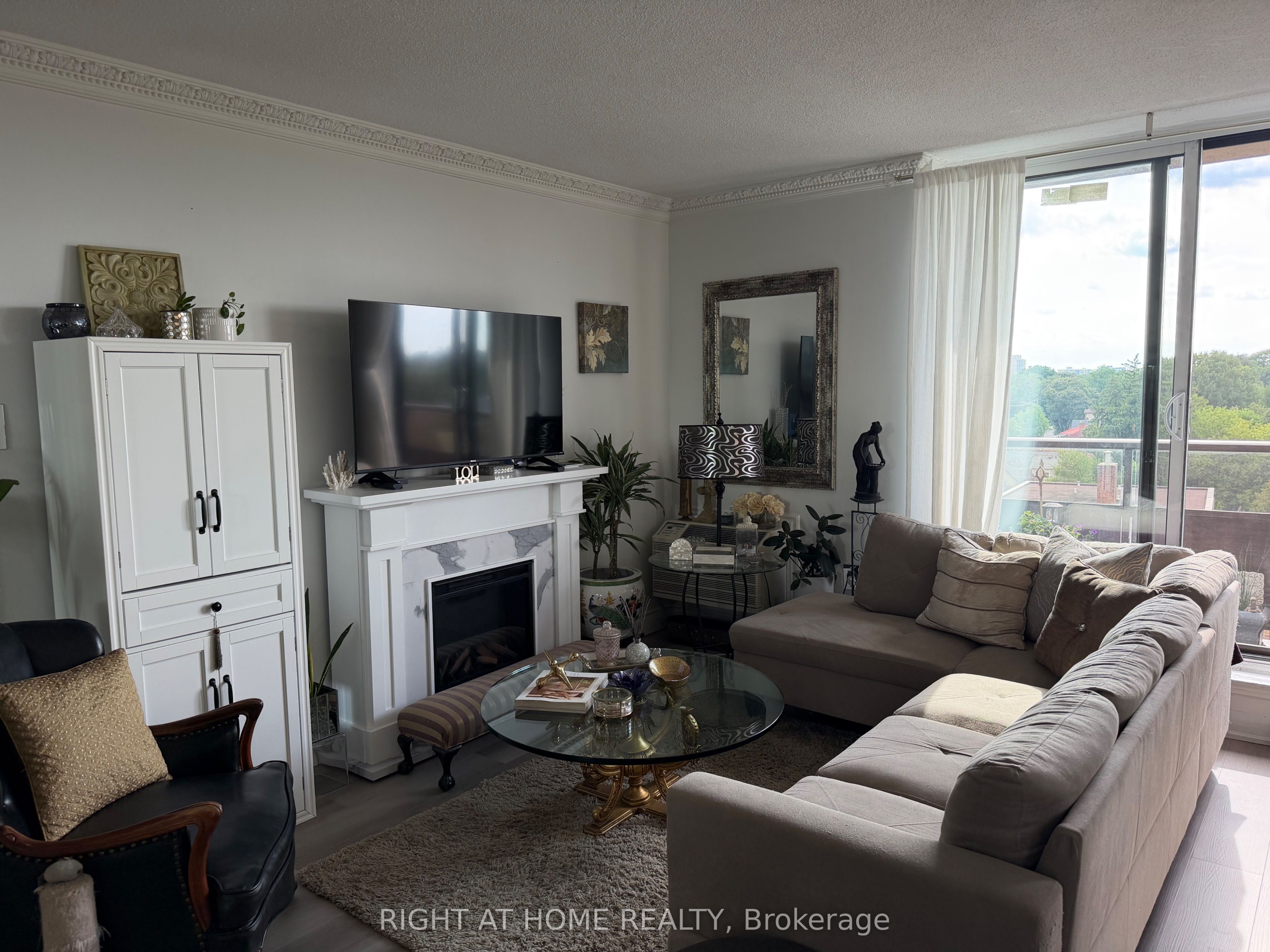 1881 Jane Street 706, Toronto, ON M9N 3S7 photo 3