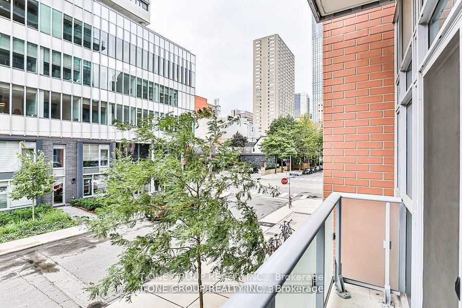 92 McGill Street, Toronto, ON M5B 0B5 photo 2