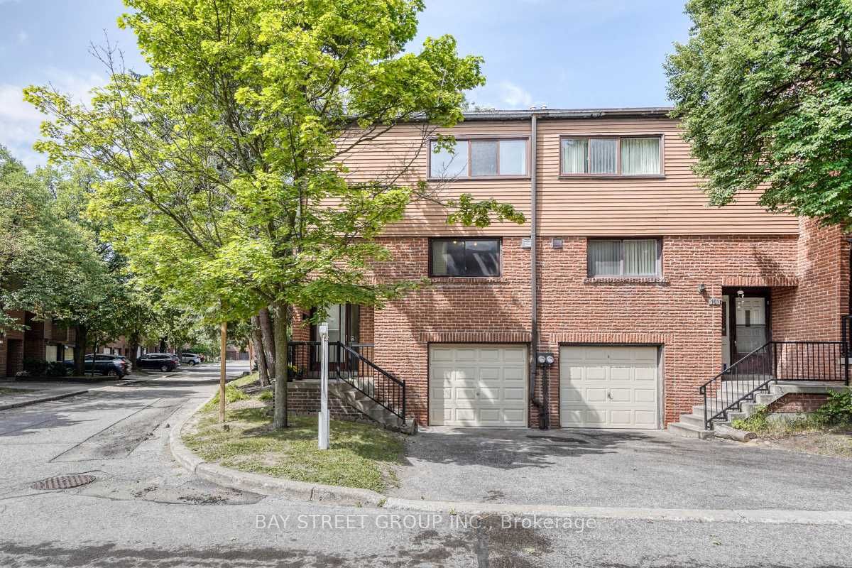 163 Song Meadoway, Toronto, ON M2H 2V1