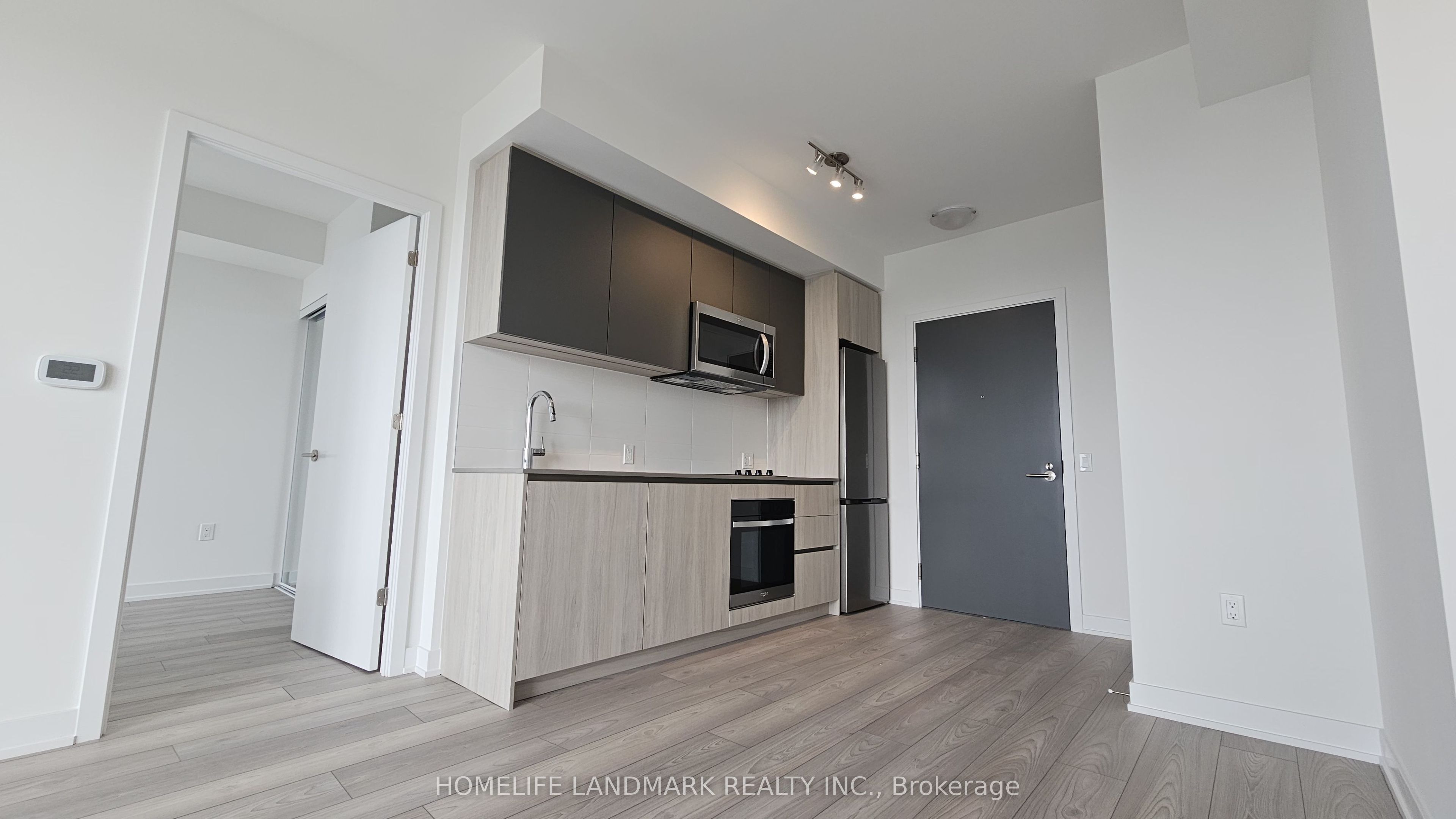 5858 Yonge Street 3225, Toronto, ON M2M 0C6 photo 4