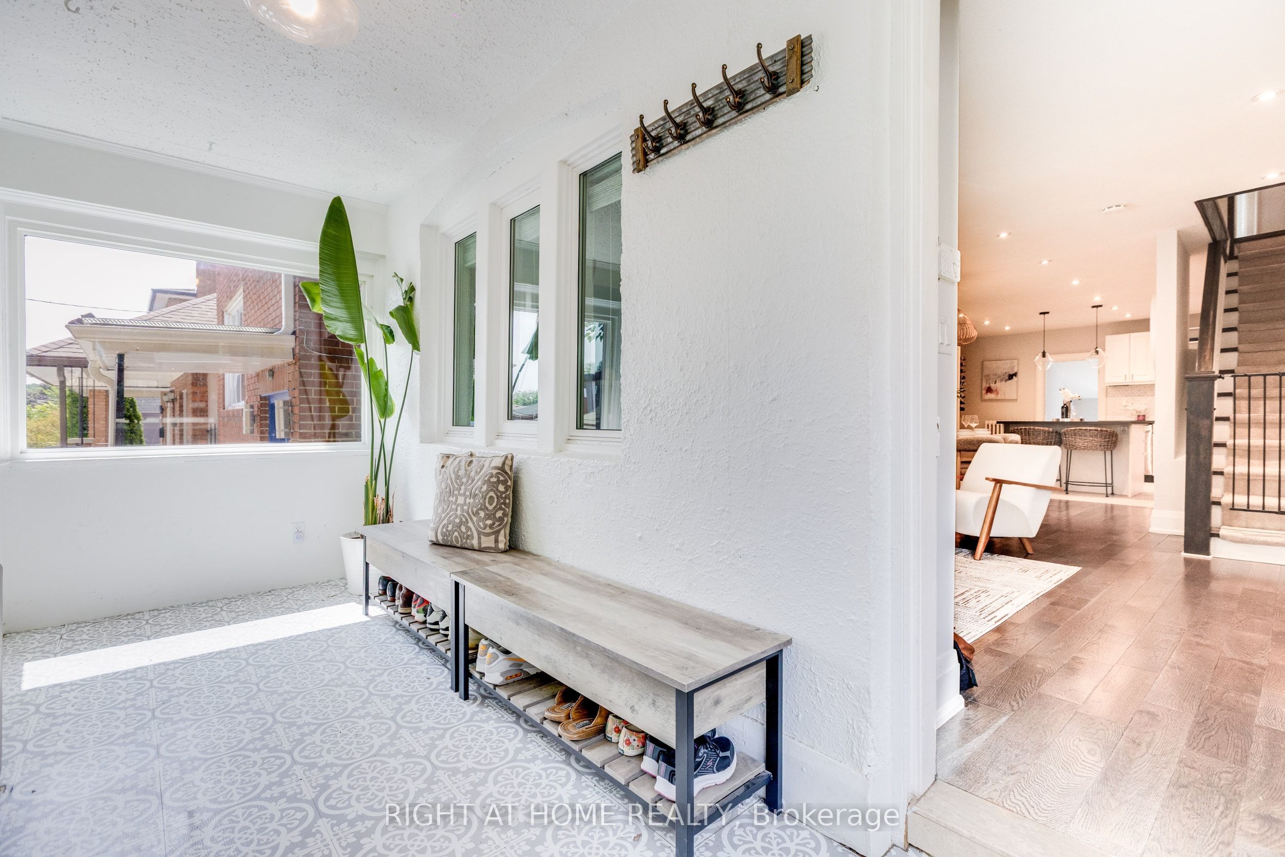 386 Winona Drive, Toronto, ON M6C 3T5 photo 5
