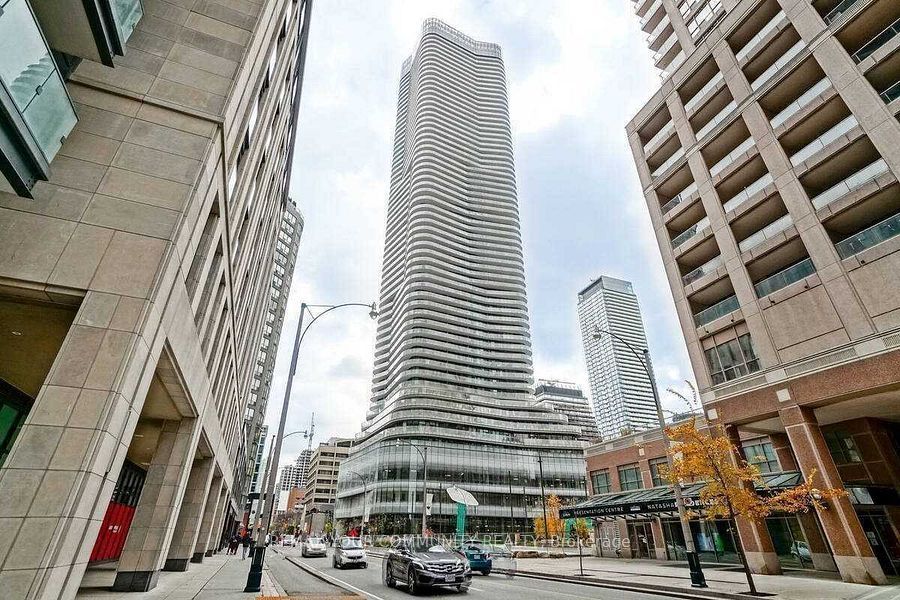 11 Wellesley Street W 1212, Toronto, ON M4Y 0G4
