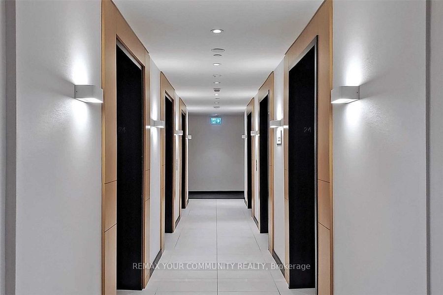 11 Wellesley Street W 1212, Toronto, ON M4Y 0G4 photo 4