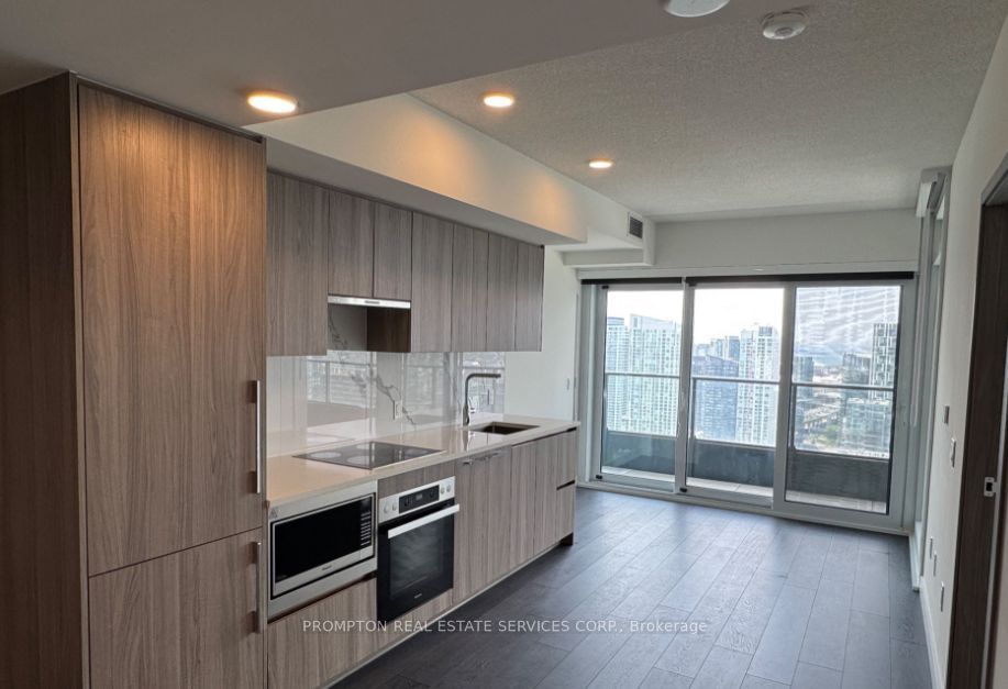 3 Concord Cityplace Way 3915, Toronto, ON M5V 0X4 photo 5