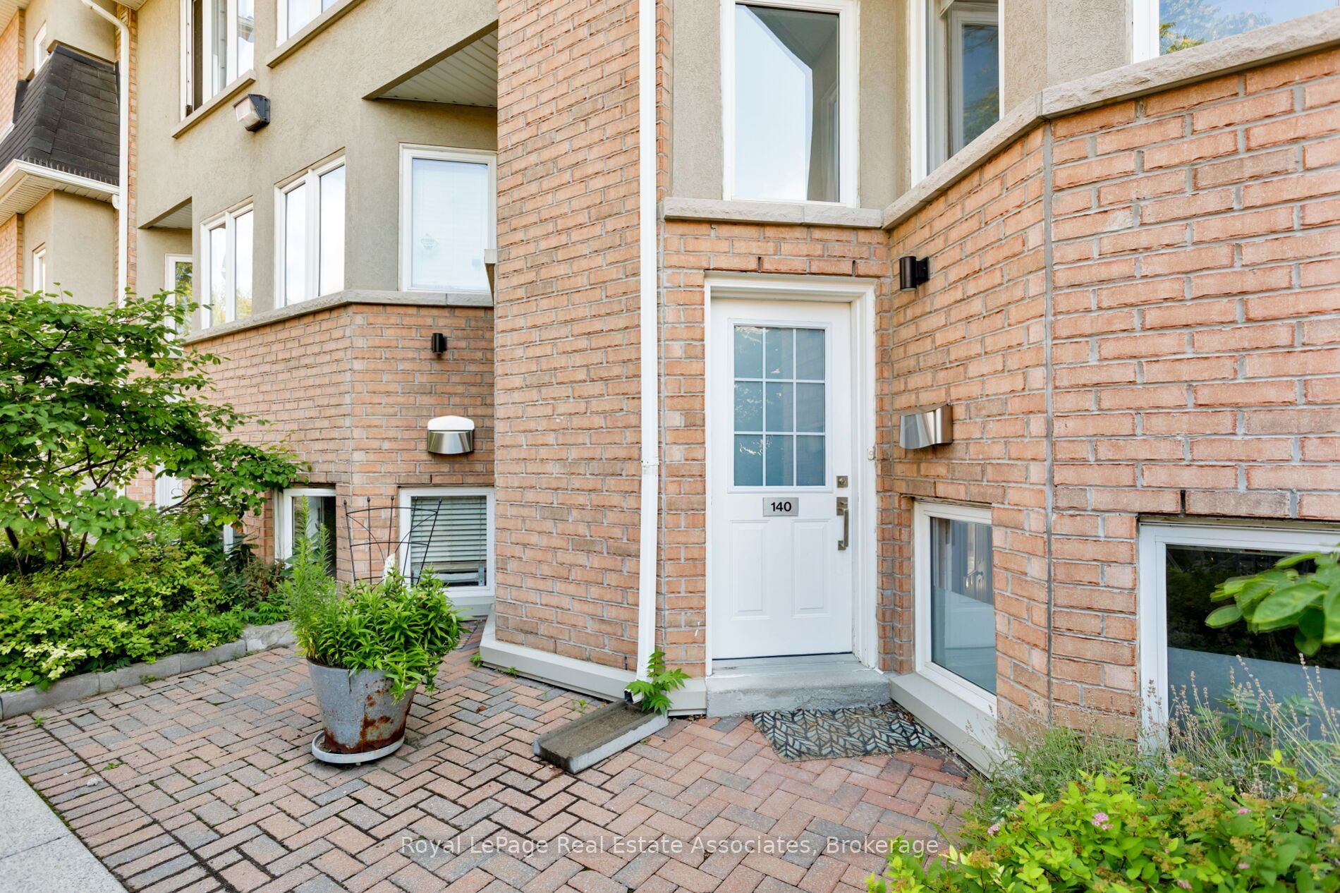 30 Merchant Lane 140, Toronto, ON M6P 4J6 photo 3