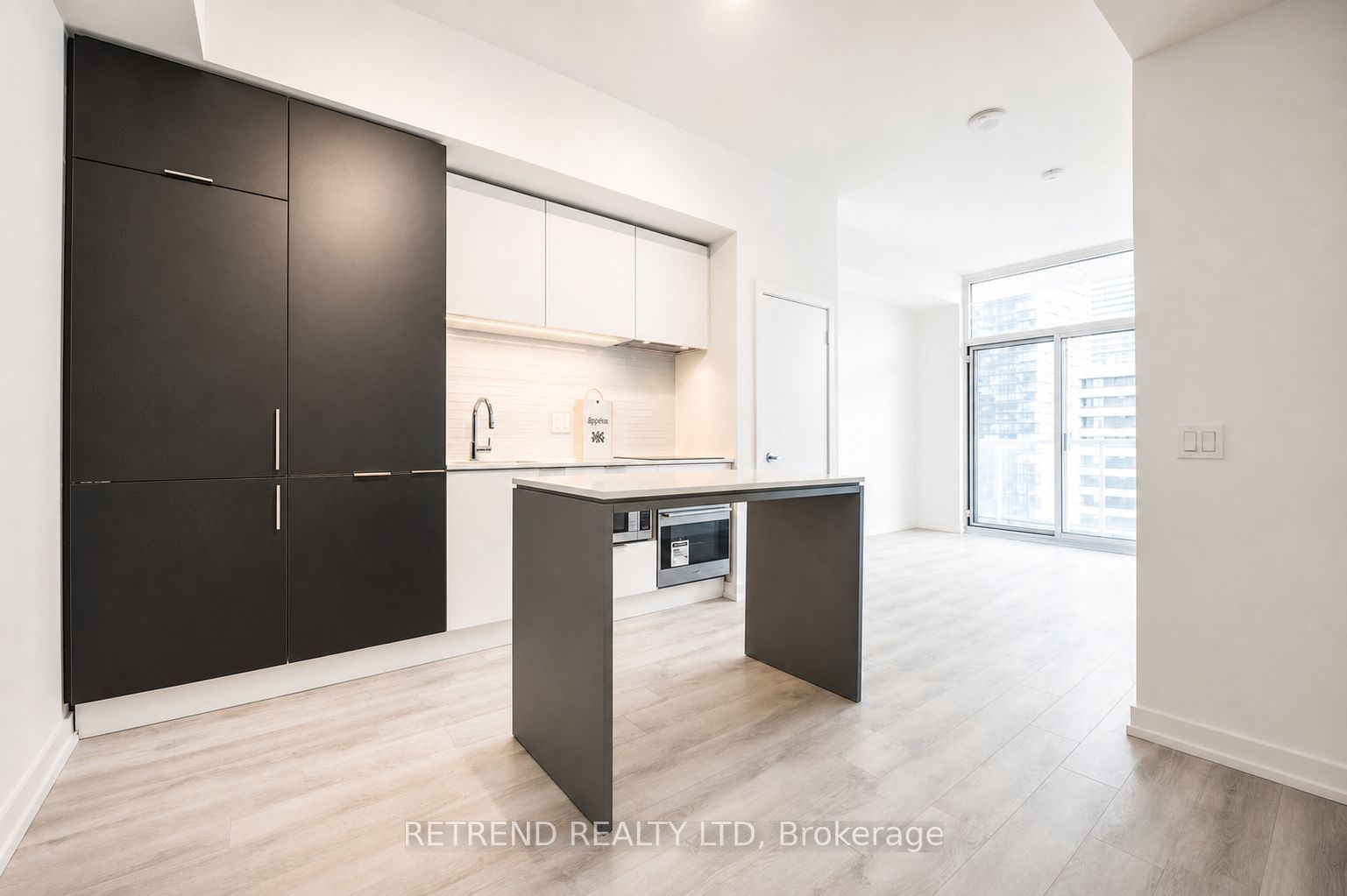 33 Helendale Avenue 2309, Toronto, ON M4R 0A4 photo 2