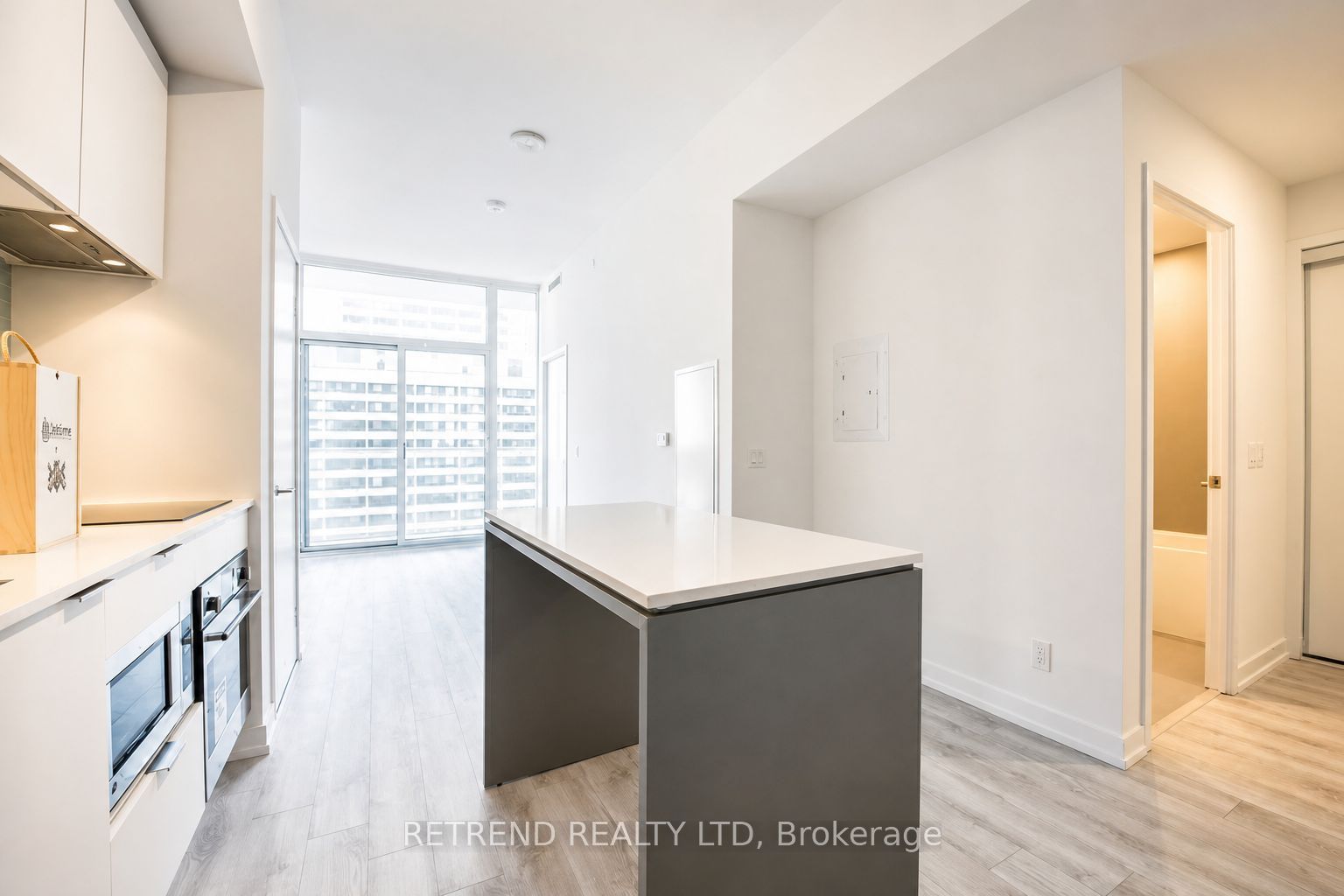 33 Helendale Avenue 2309, Toronto, ON M4R 0A4 photo 3
