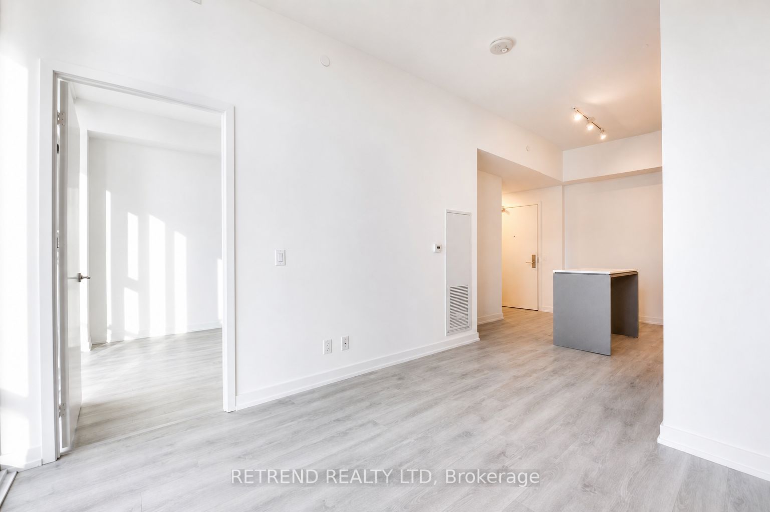 33 Helendale Avenue 2309, Toronto, ON M4R 0A4 photo 5
