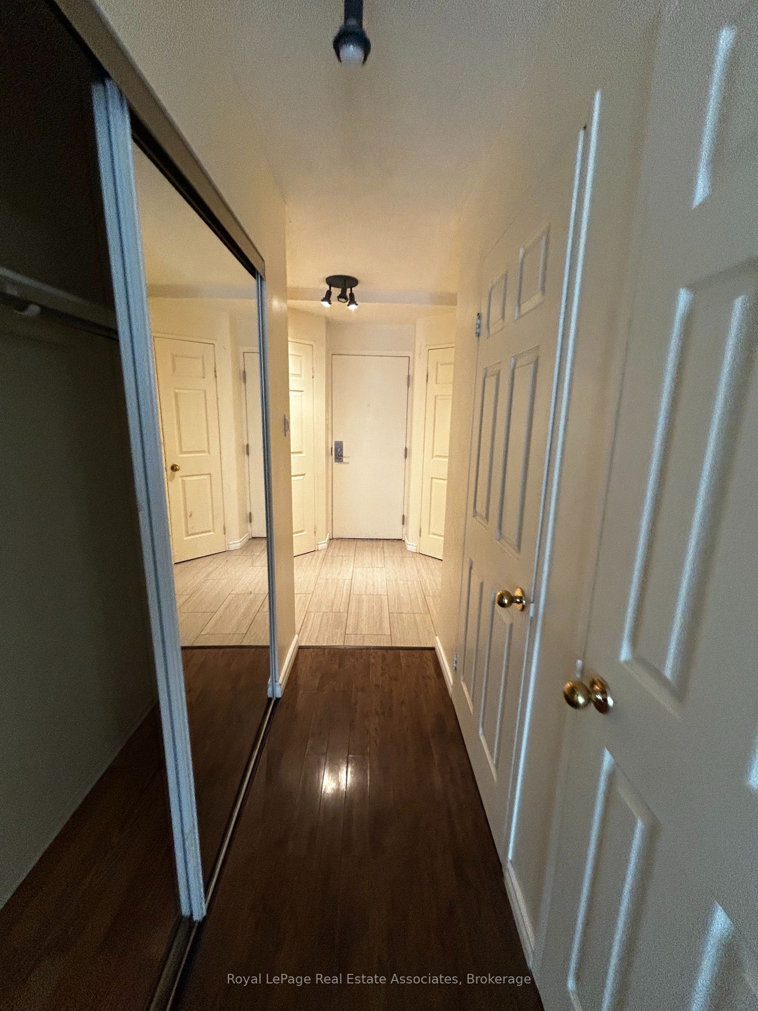 55 Centre Avenue 1805, Toronto, ON M5G 1R4 photo 4
