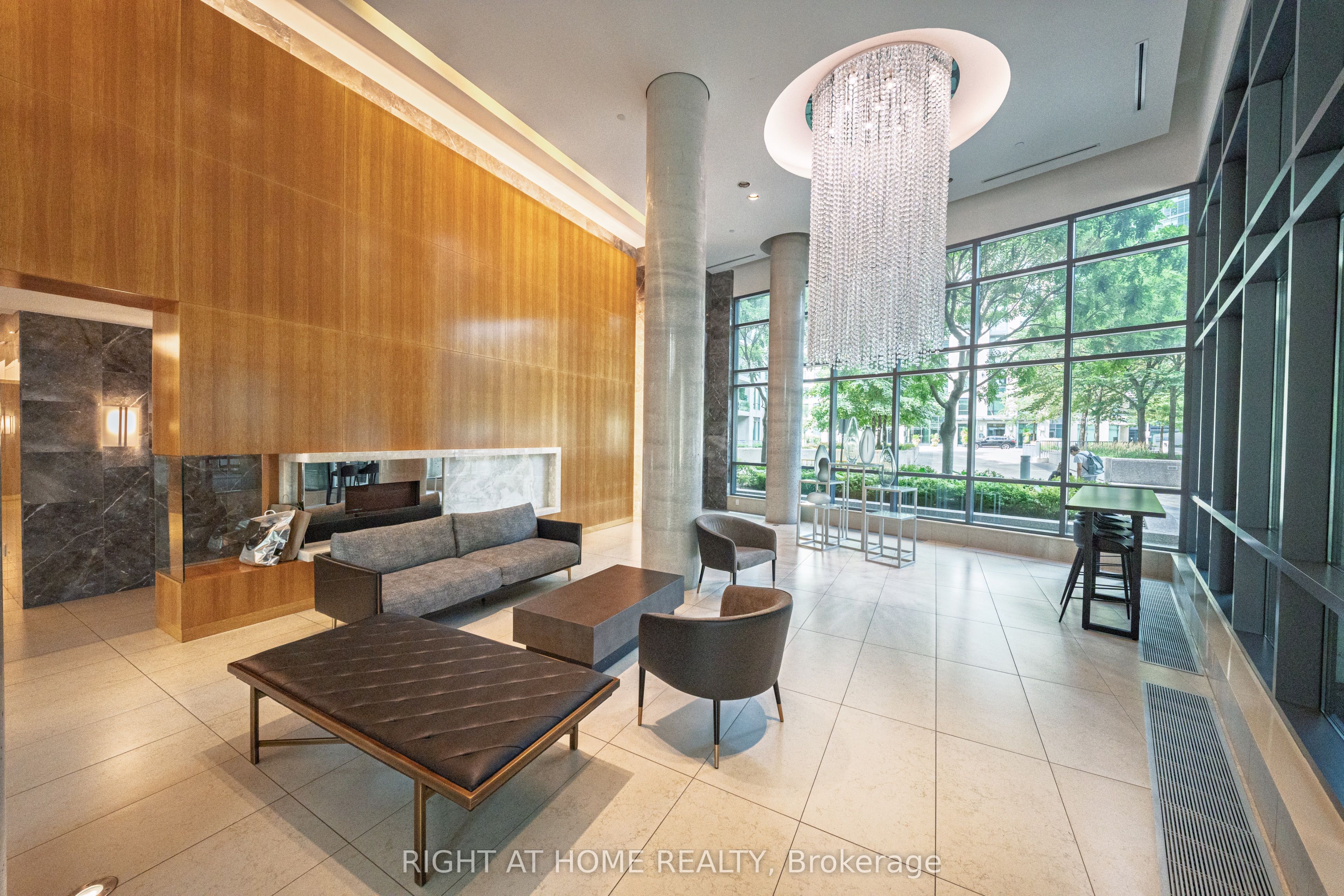 215 Fort York Boulevard 1206, Toronto, ON M5V 4A2 photo 3