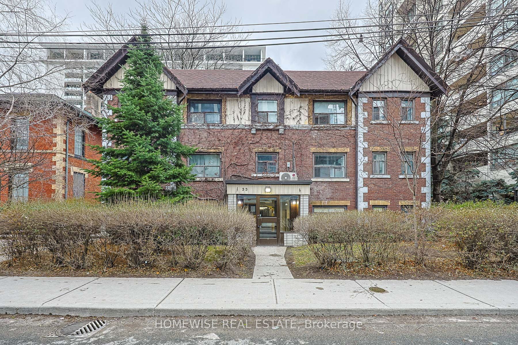 33 Maitland Street 204, Toronto, ON M4Y 1C8