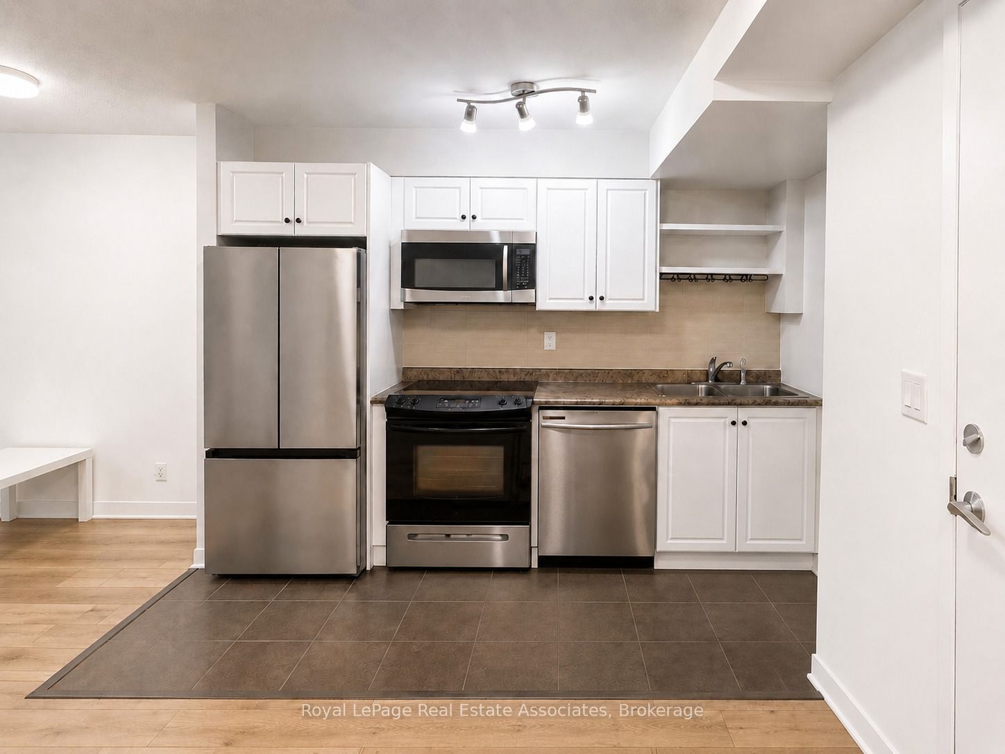 600 Fleet Street 311, Toronto, ON M5V 1B7 photo 2