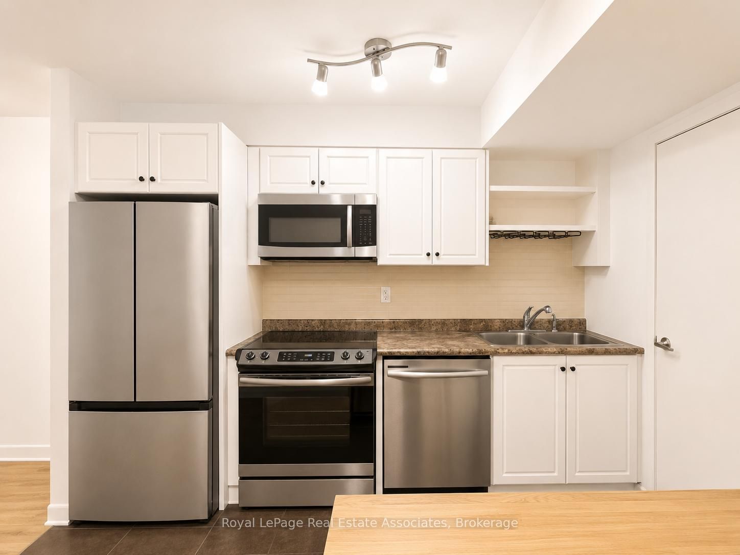 600 Fleet Street 311, Toronto, ON M5V 1B7 photo 3