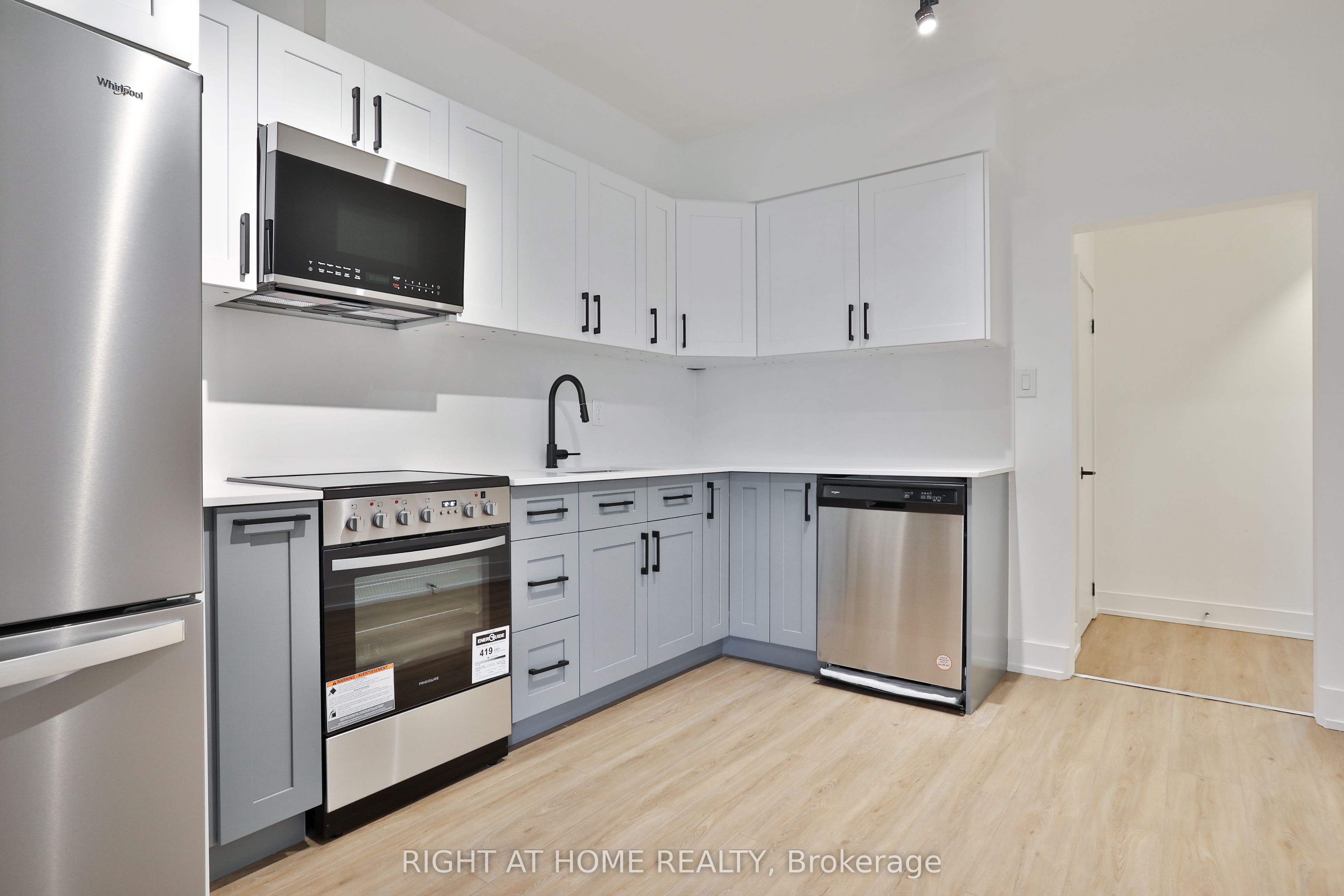 552 College Street 3F, Toronto, ON M6G 1B1 photo 3
