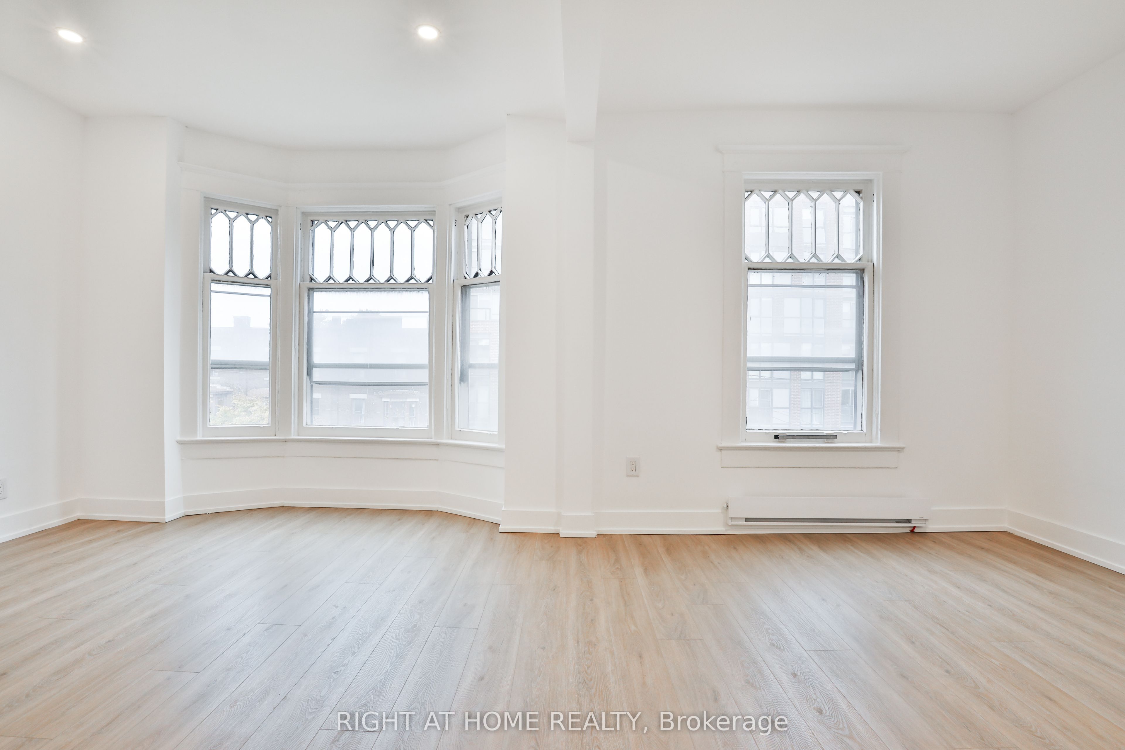552 College Street 3F, Toronto, ON M6G 1B1 photo 5