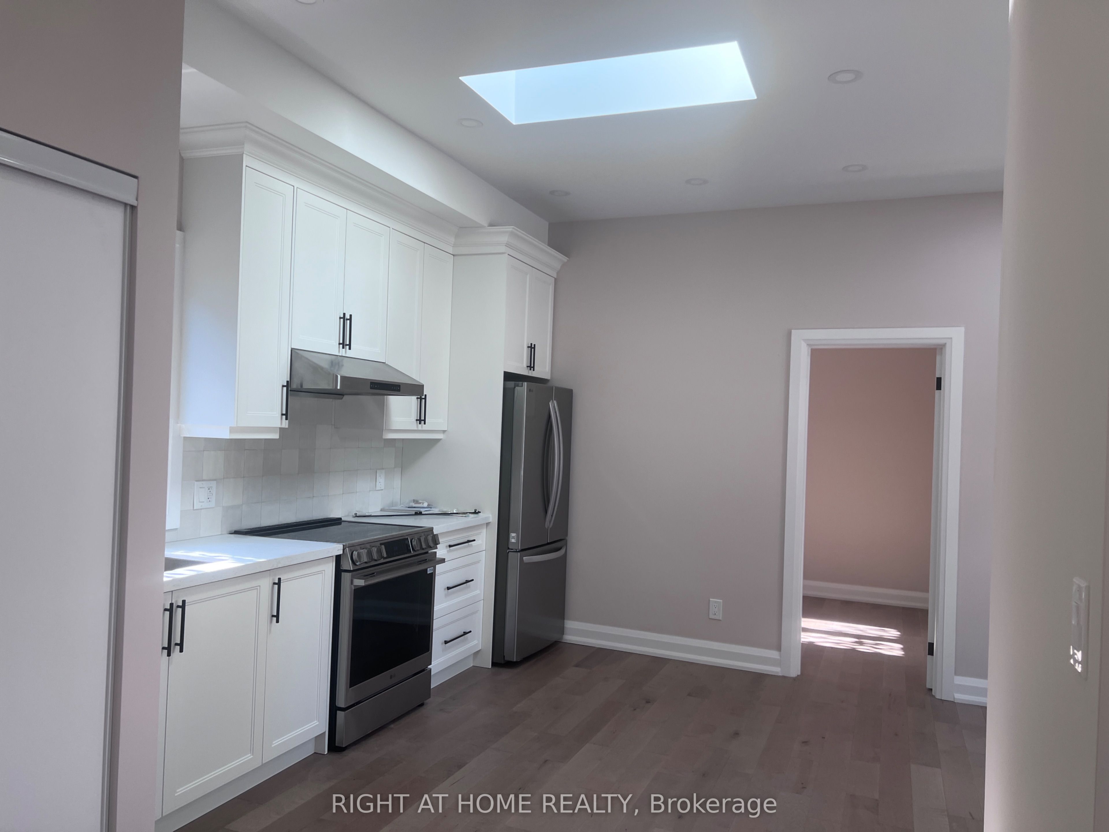 41 Dromore Garden Suite Crescent, Toronto, ON M2R 2H4 photo 3