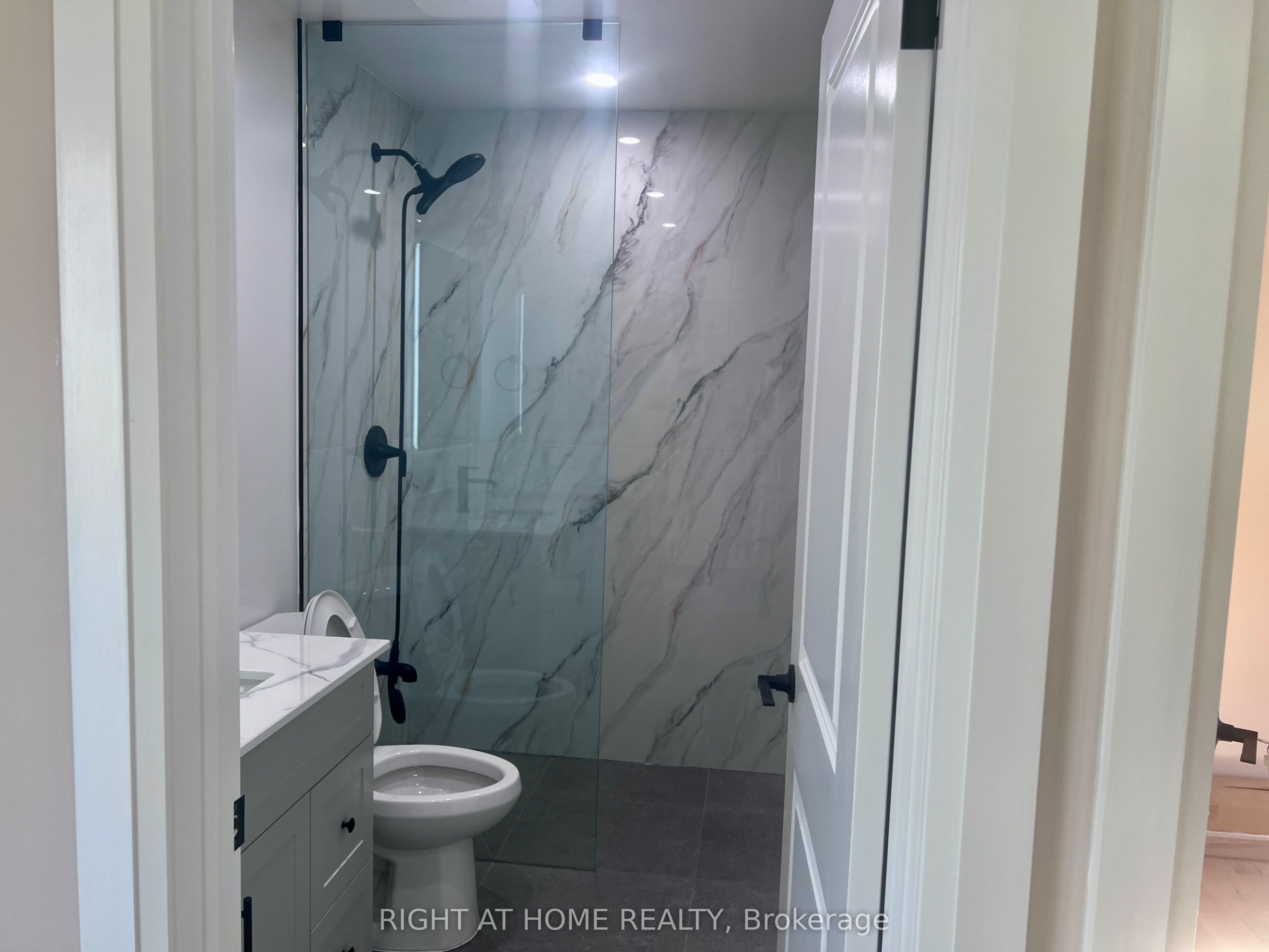 41 Dromore Garden Suite Crescent, Toronto, ON M2R 2H4 photo 4