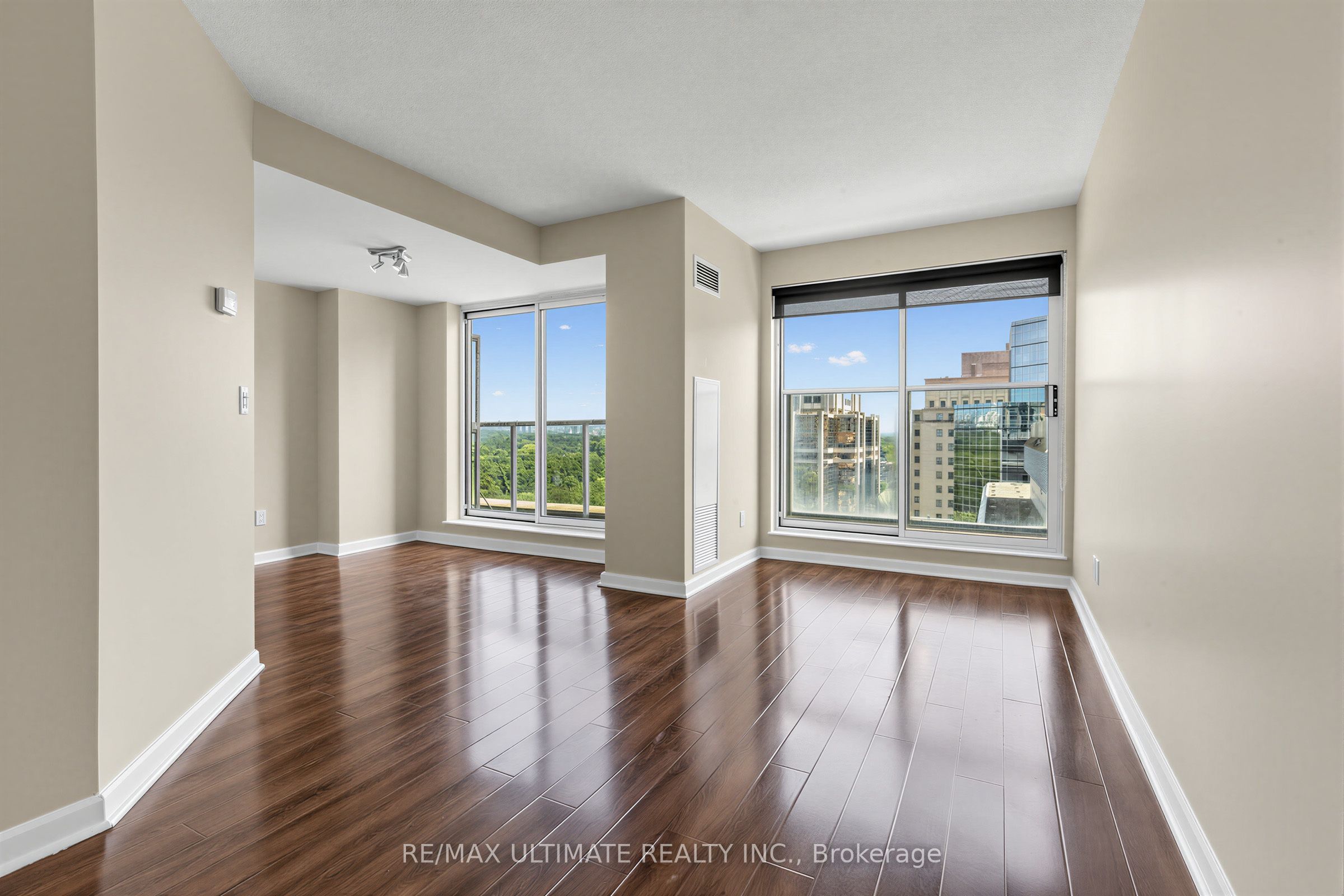 8 Park Road 1508, Toronto, ON M4W 3S5