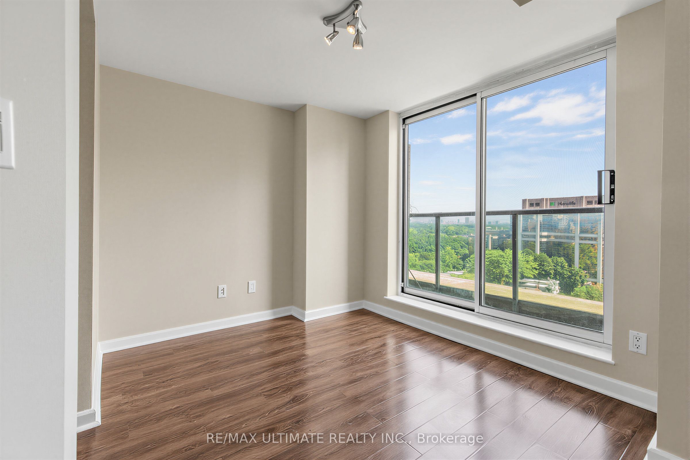 8 Park Road 1508, Toronto, ON M4W 3S5 photo 2