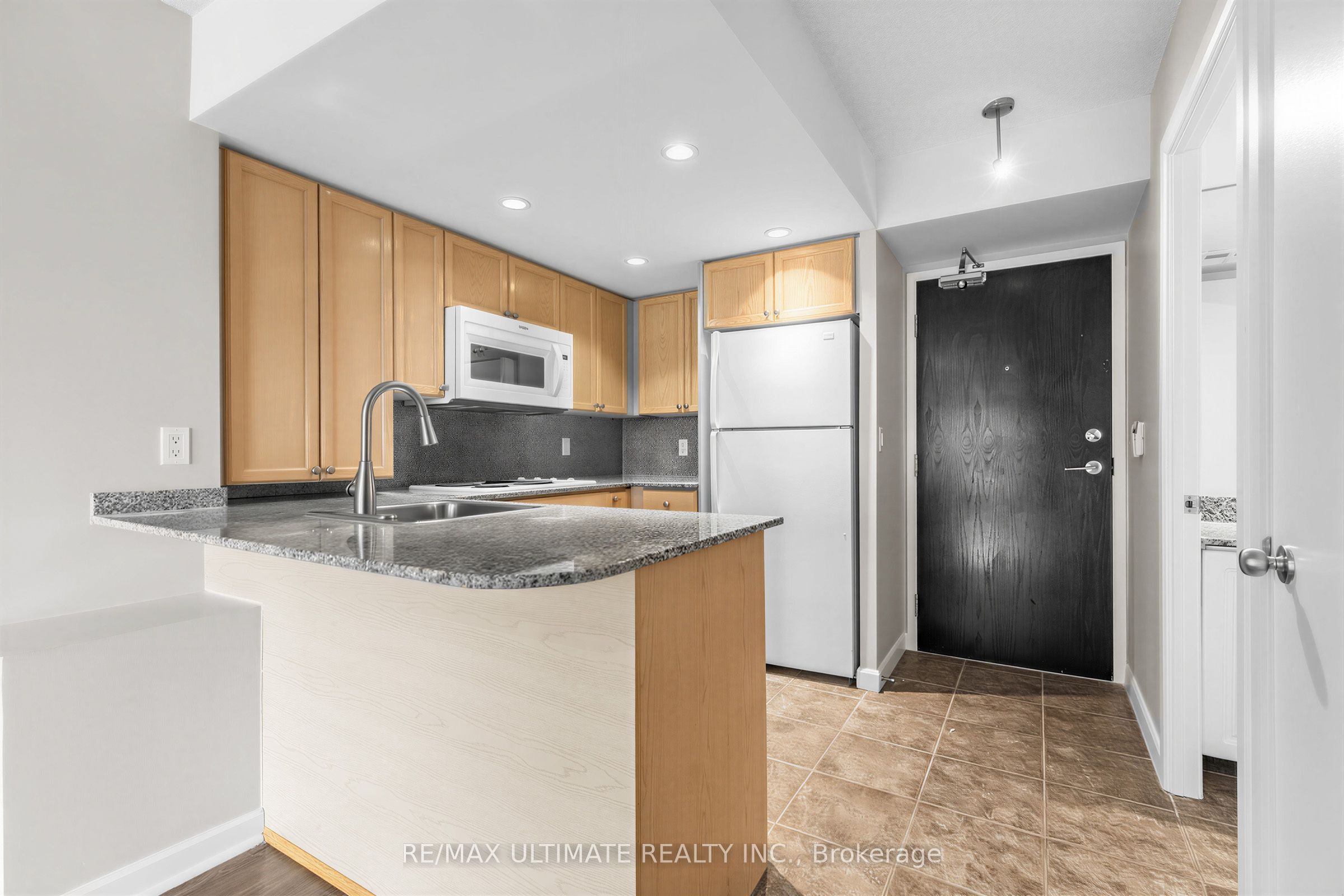 8 Park Road 1508, Toronto, ON M4W 3S5 photo 3