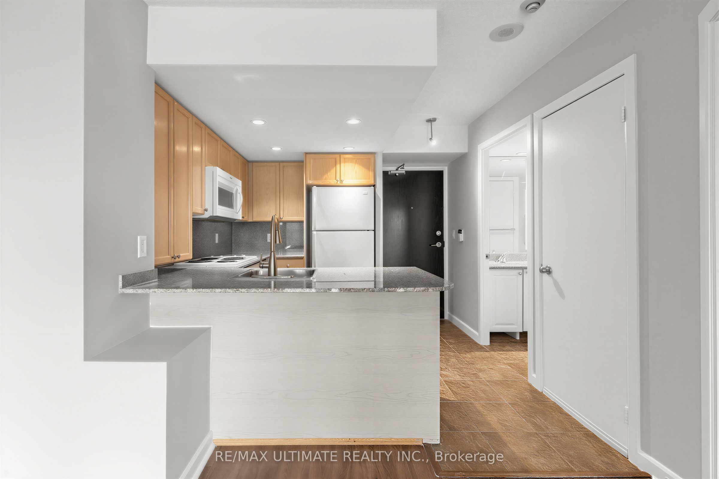 8 Park Road 1508, Toronto, ON M4W 3S5 photo 4