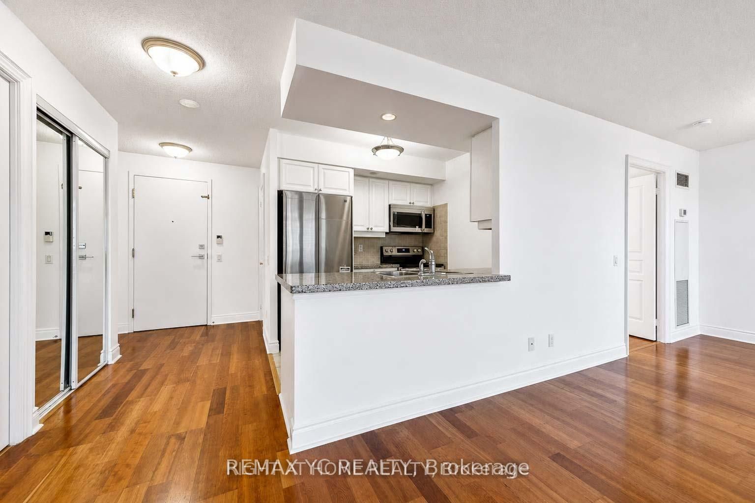 10 Northtown Way 1405, Toronto, ON M2N 7L4 photo 4