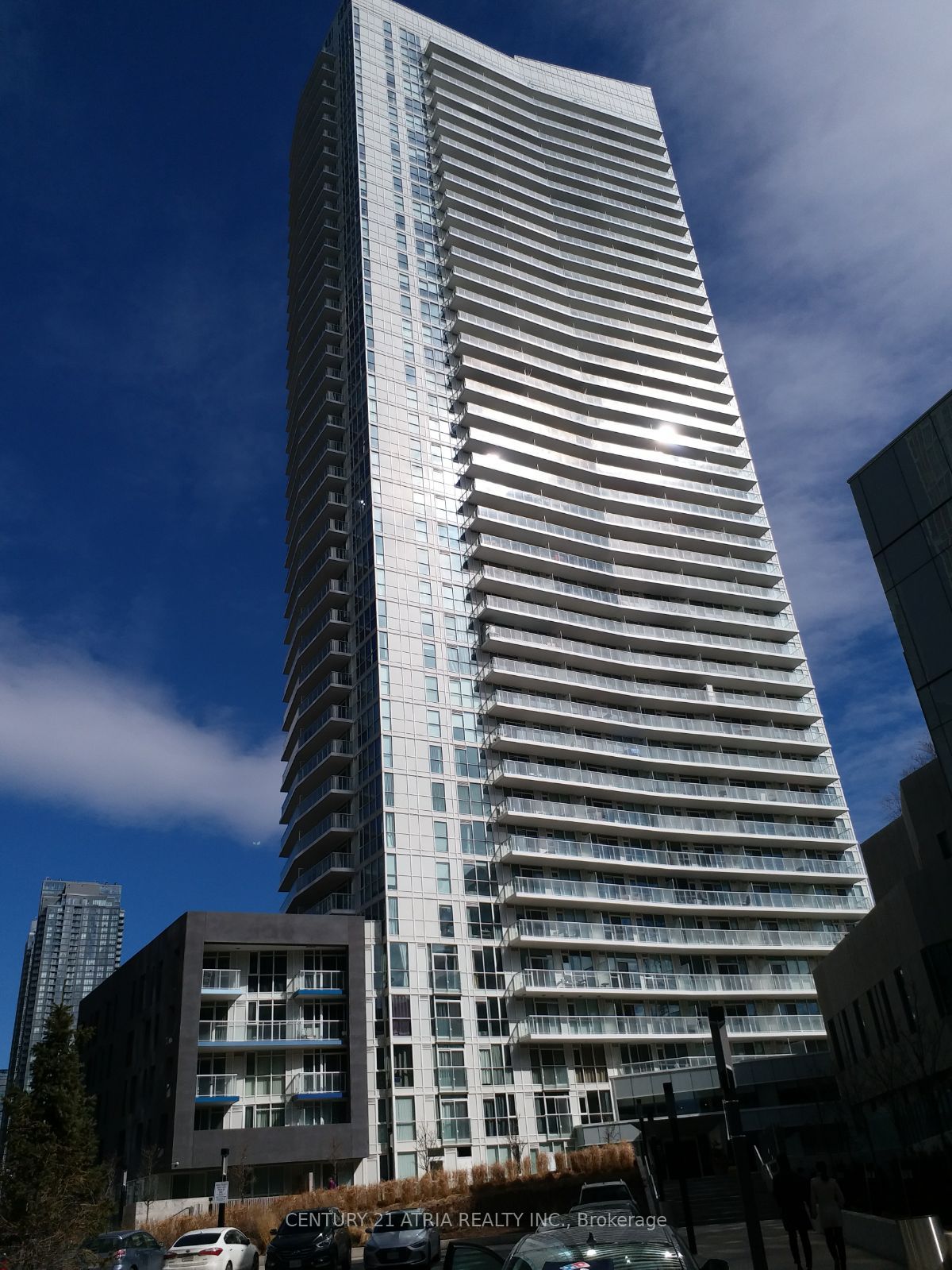 75 Queens Wharf Road 301, Toronto, ON M5V 0J8