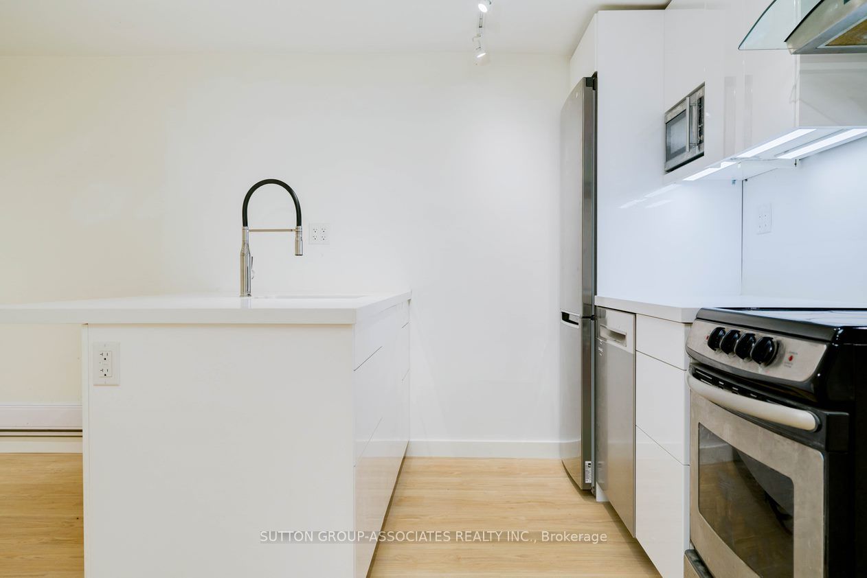 477 Brunswick Avenue Lower, Toronto, ON M5R 2Z6 photo 2