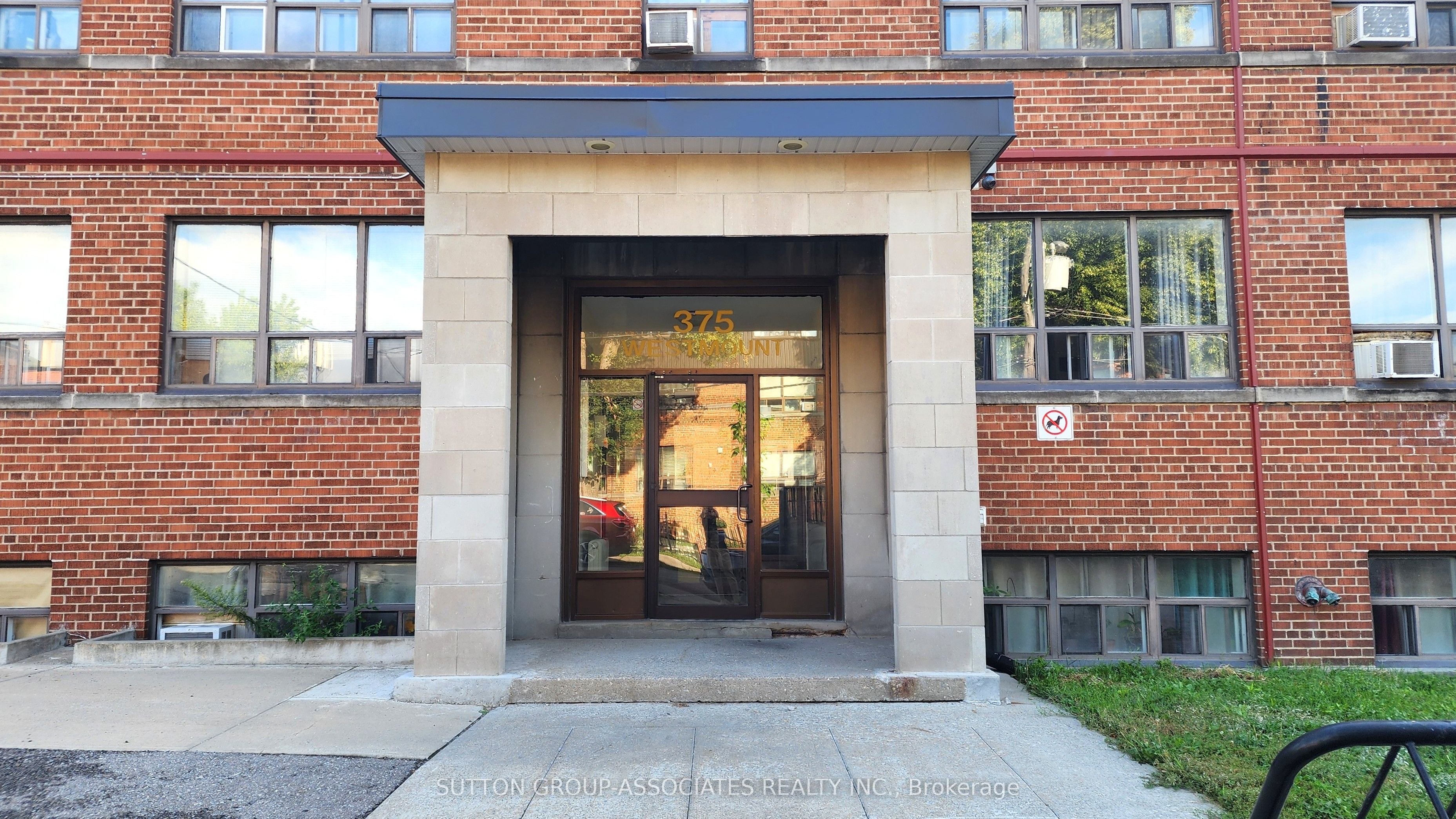 375 Westmount Avenue 106, Toronto, ON M6E 3N3