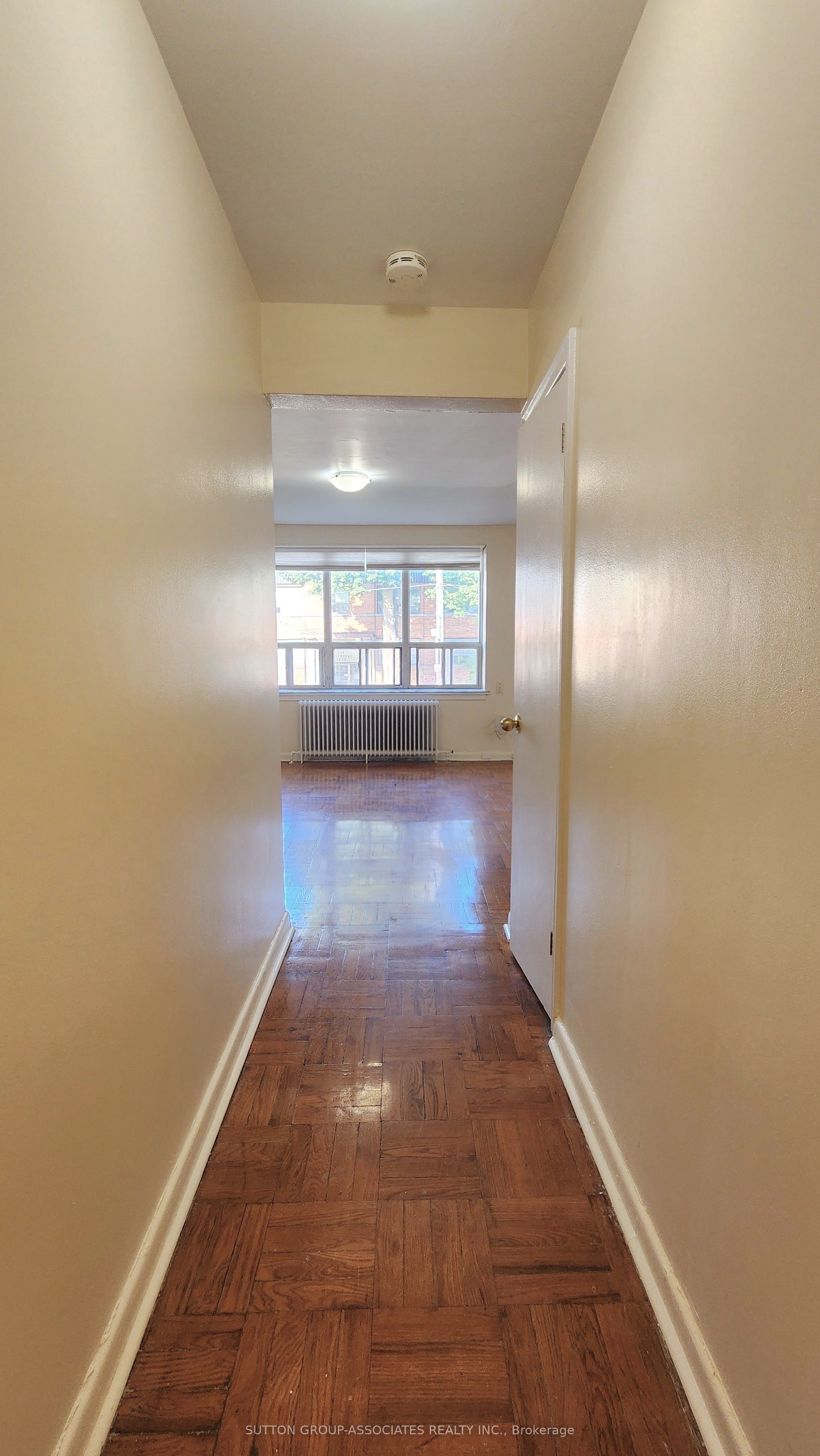 375 Westmount Avenue 106, Toronto, ON M6E 3N3 photo 3