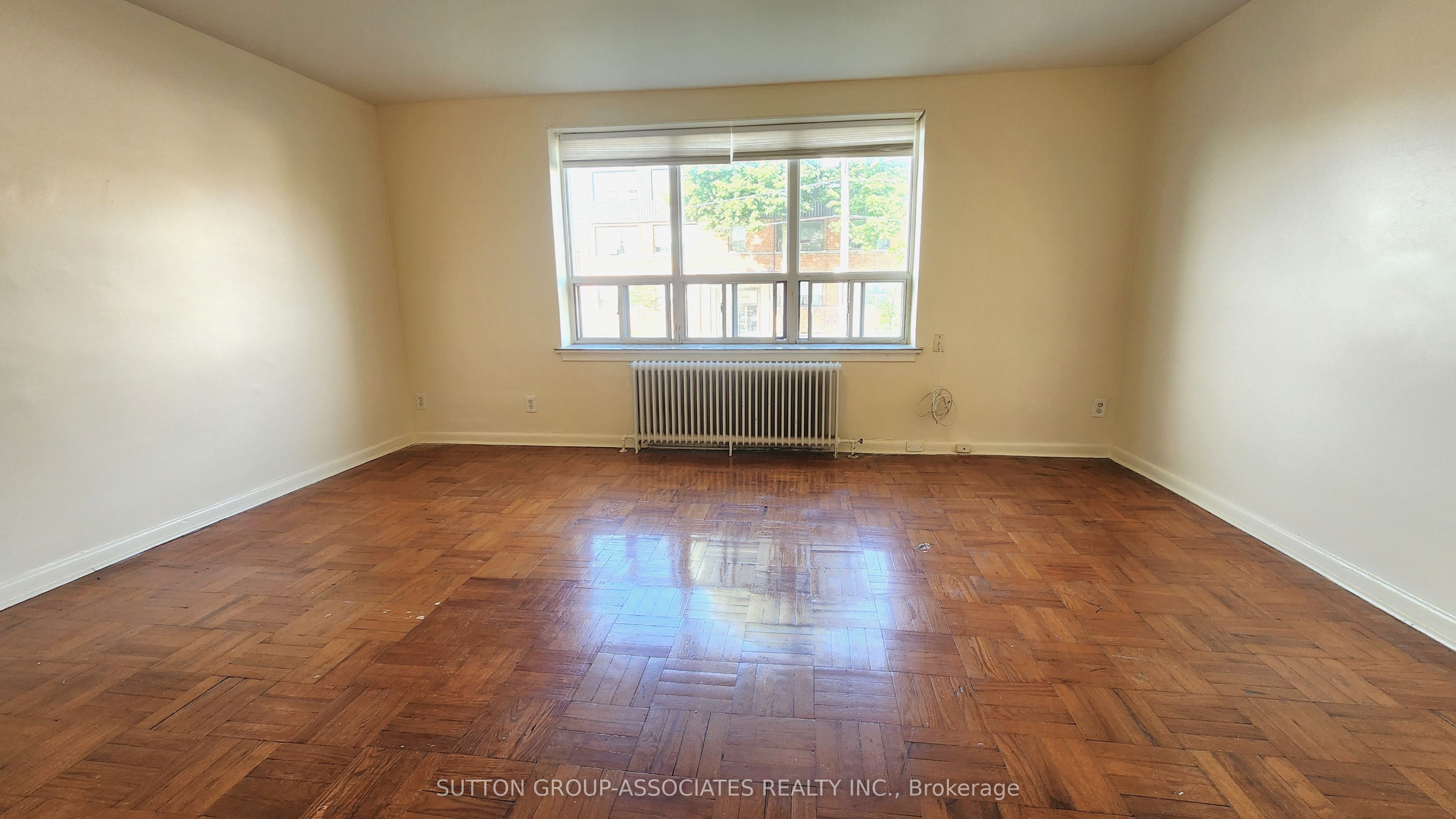 375 Westmount Avenue 106, Toronto, ON M6E 3N3 photo 4