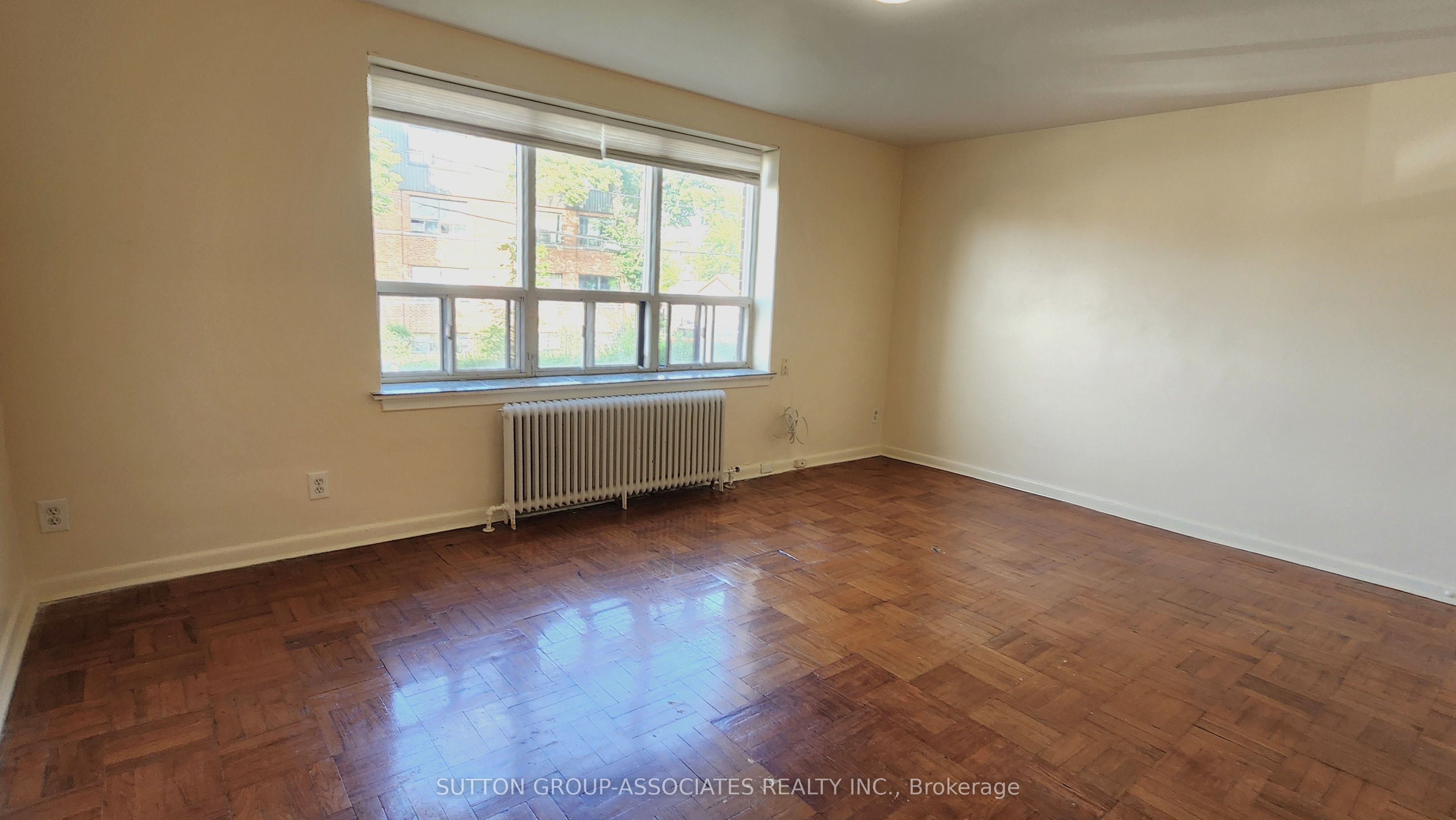 375 Westmount Avenue 106, Toronto, ON M6E 3N3 photo 5