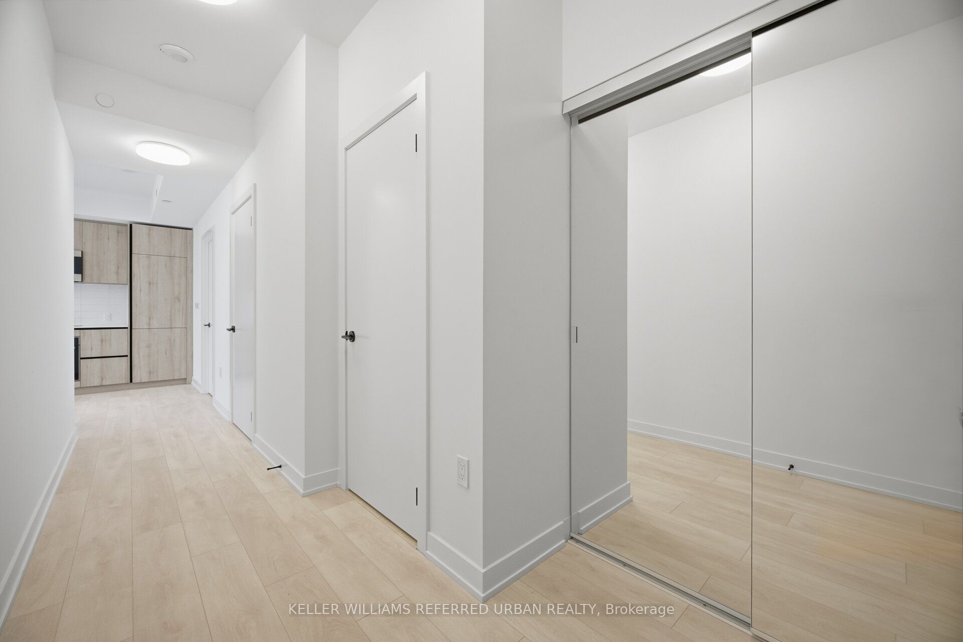 117 Broadway Avenue 1611, Toronto, ON M4P 1V3 photo 4