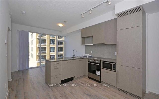 435 Richmond Street W 413, Toronto, ON M5V 0N3 photo 3
