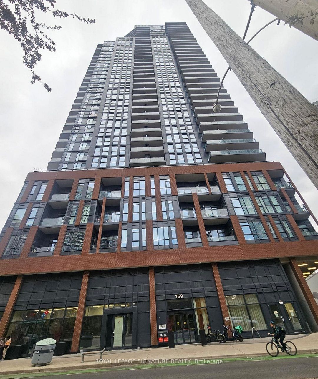 159 Wellesley Street E 1009, Toronto, ON M4Y 0H5