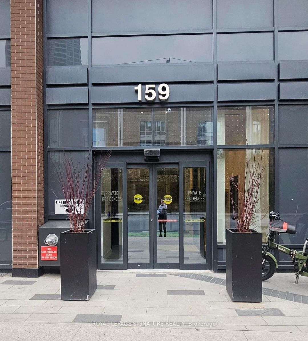 159 Wellesley Street E 1009, Toronto, ON M4Y 0H5 photo 2