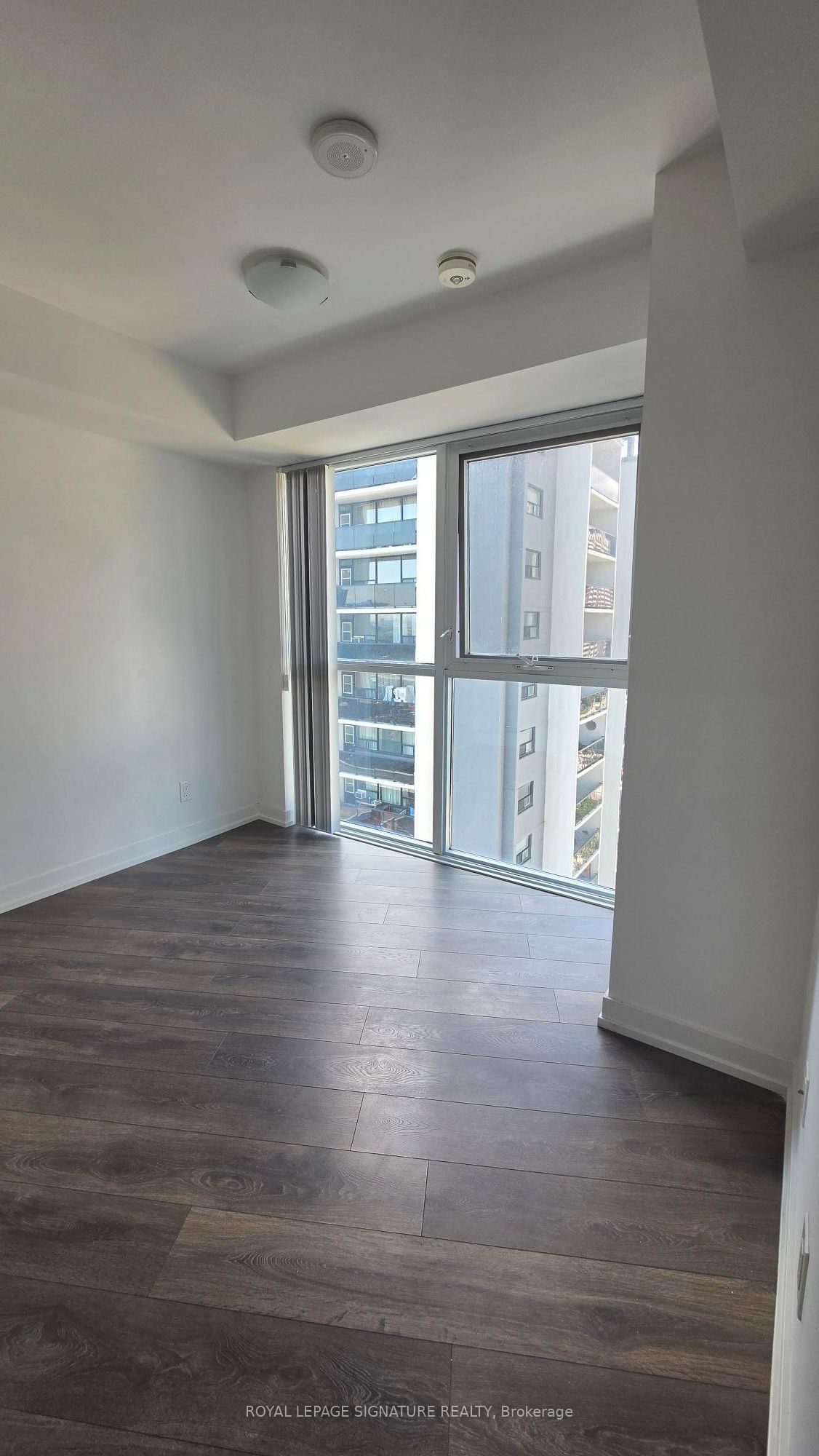 159 Wellesley Street E 1009, Toronto, ON M4Y 0H5 photo 3