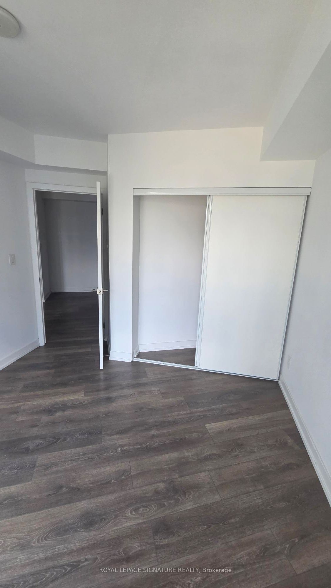 159 Wellesley Street E 1009, Toronto, ON M4Y 0H5 photo 4