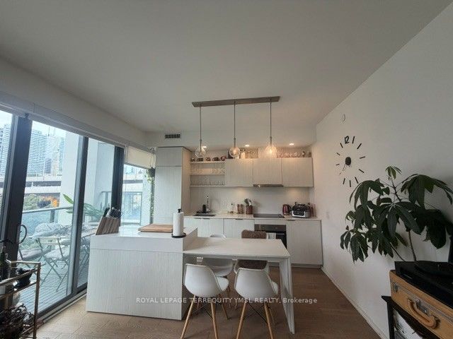 12 Bonnycastle Street 203, Toronto, ON M5A 0C8 photo 4