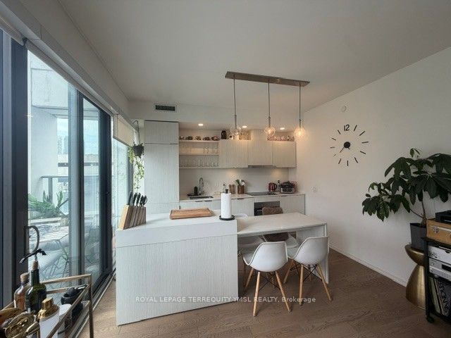 12 Bonnycastle Street 203, Toronto, ON M5A 0C8 photo 5