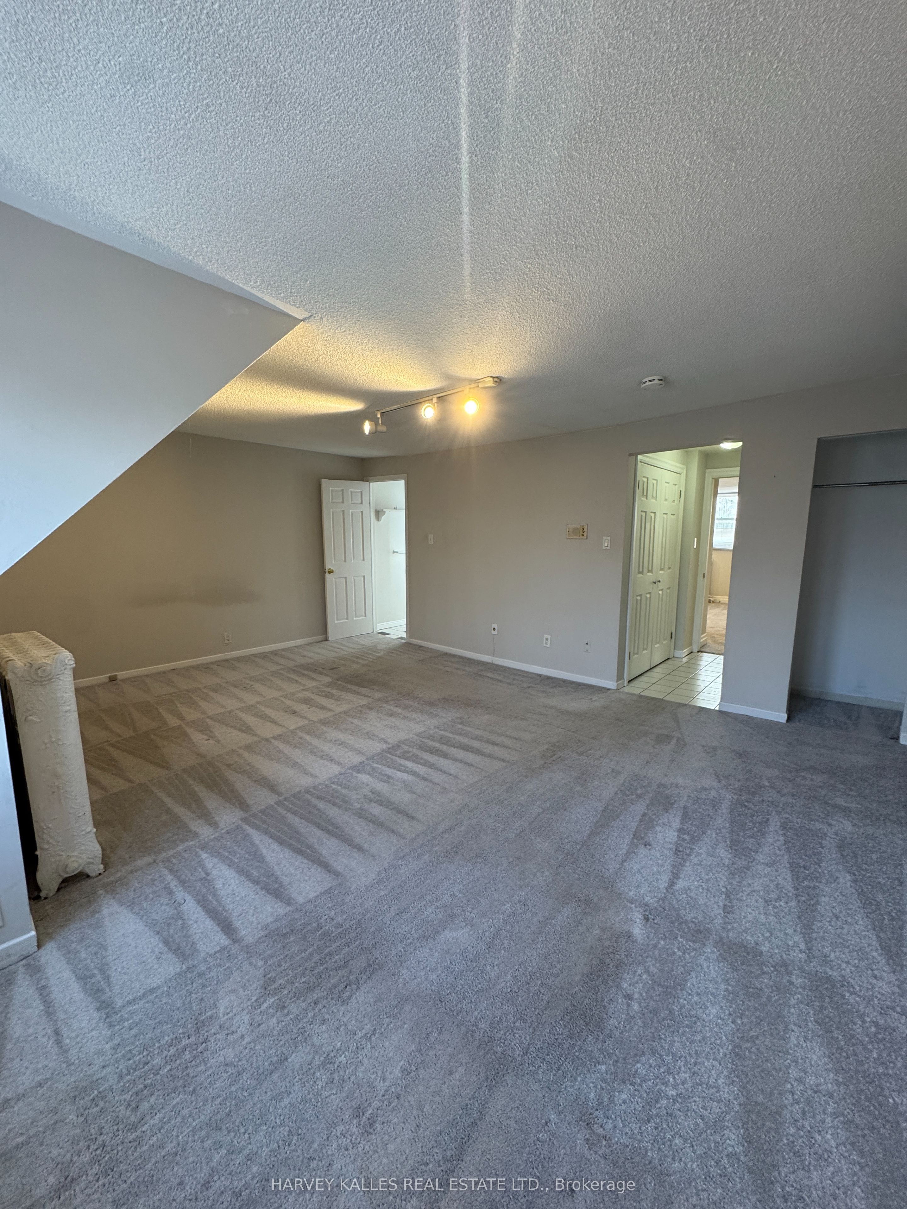 676 Huron Street 301, Toronto, ON M5R 2R9 photo 5