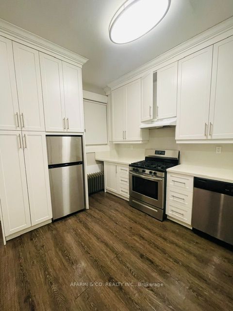 376 College Street 2nd Flr, Toronto, ON M5T 1S6 photo 3