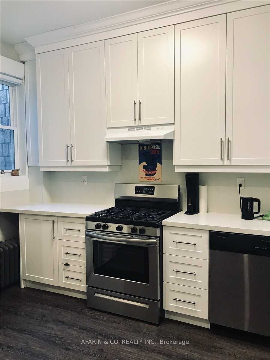 376 College Street 2nd Flr, Toronto, ON M5T 1S6 photo 4
