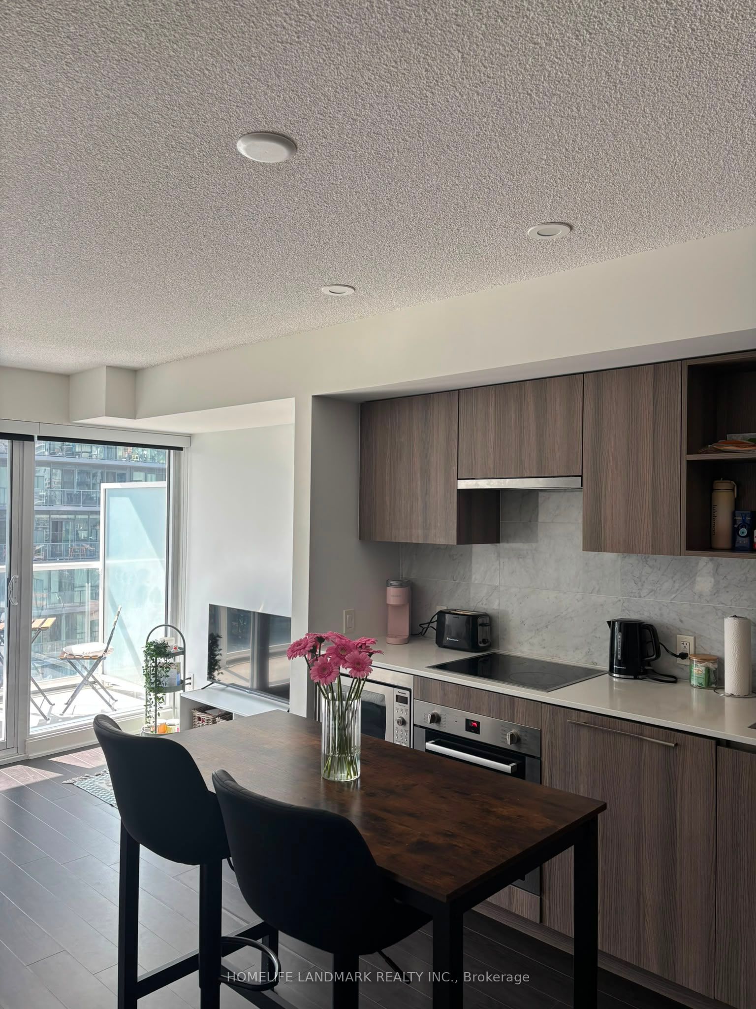 19 Bathurst Street 1616, Toronto, ON M5V 0N2 photo 5
