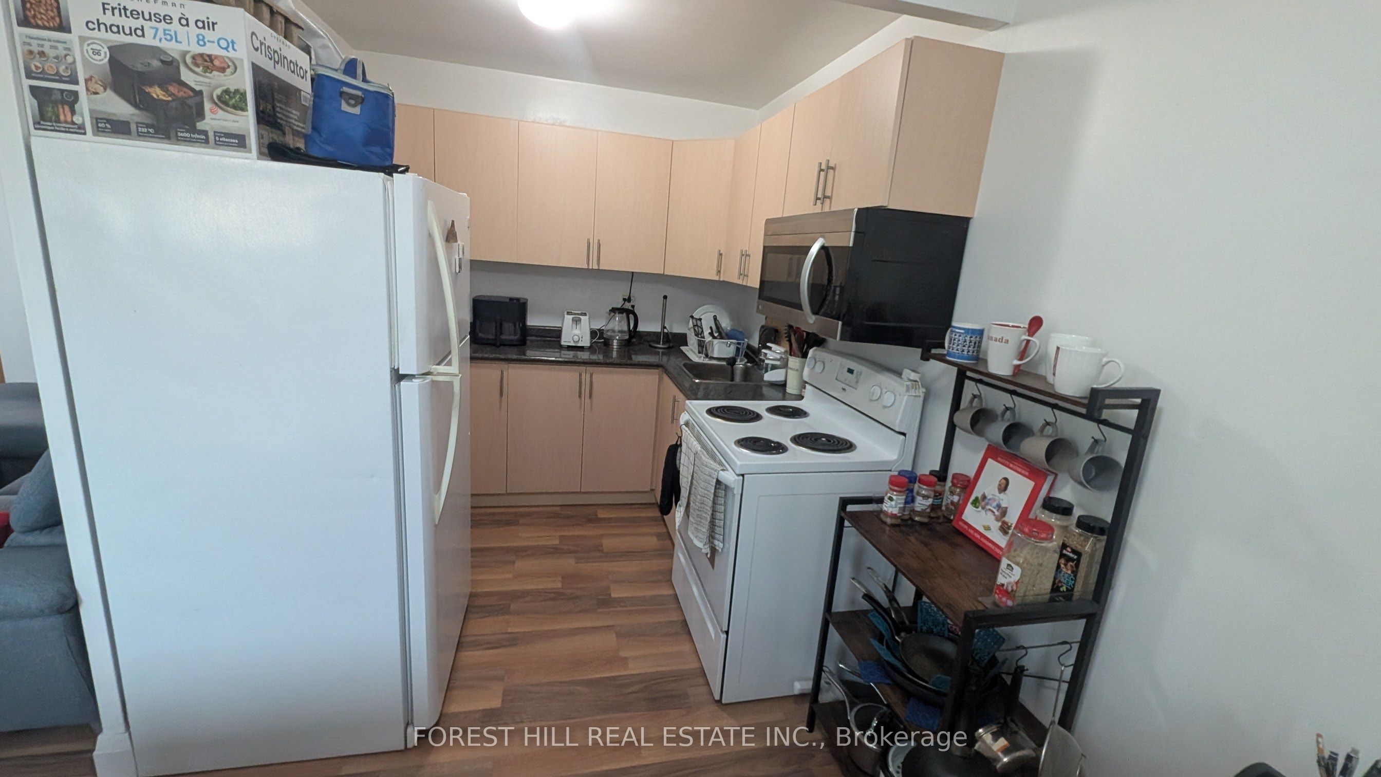 55 Neptune Drive 305, Toronto, ON M6A 1X2 photo 2