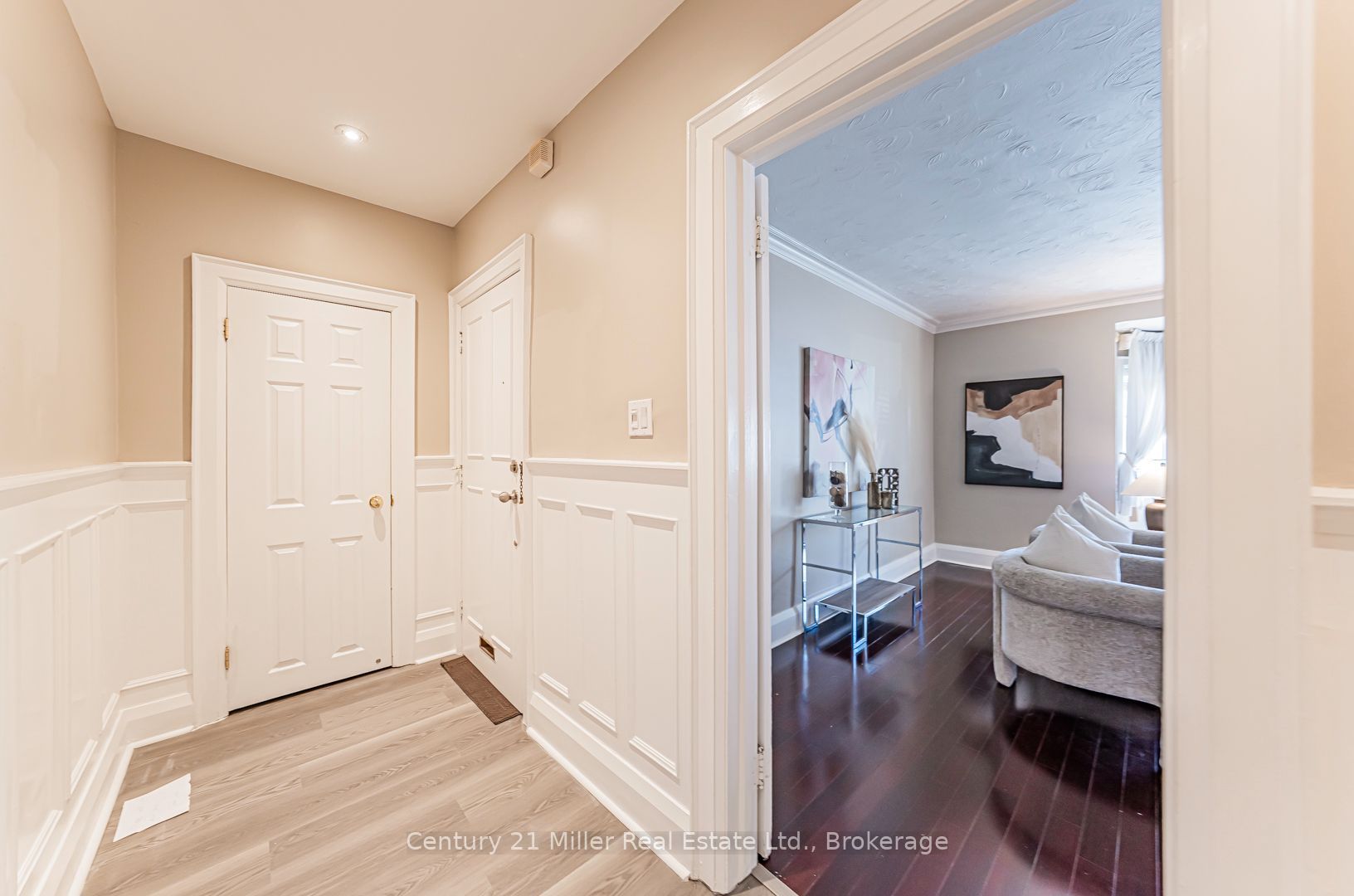889 Avenue Road First Floor, Toronto, ON M5P 2K7 photo 3