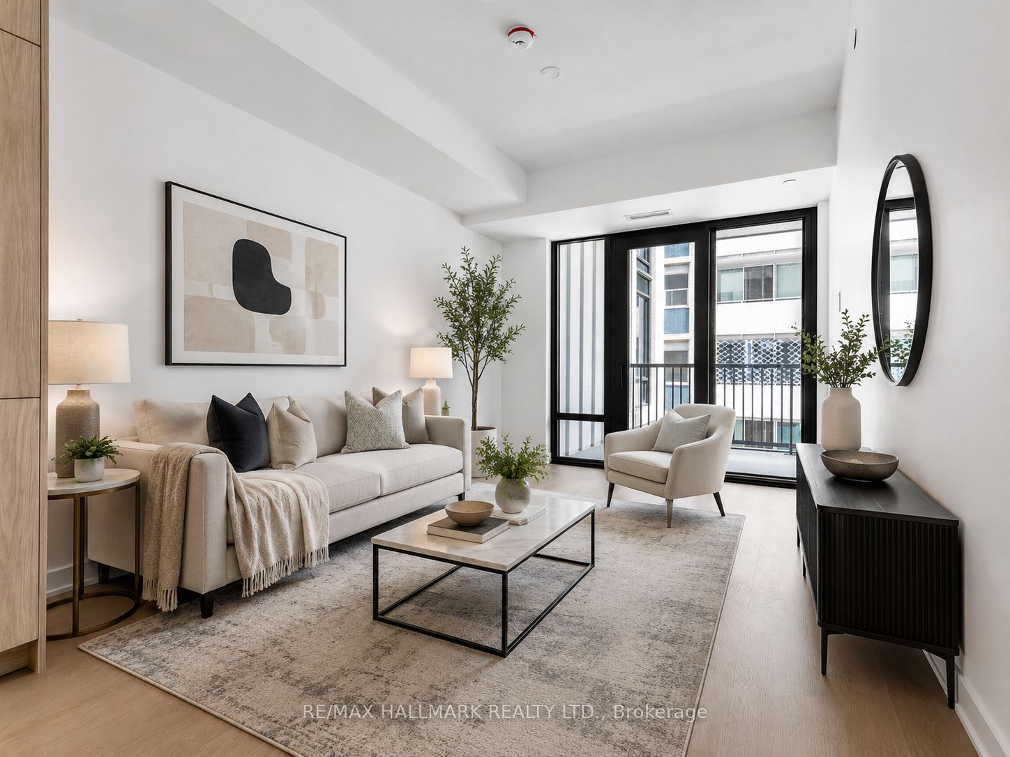 91 Montclair Avenue 528, Toronto, ON M5P 0B1