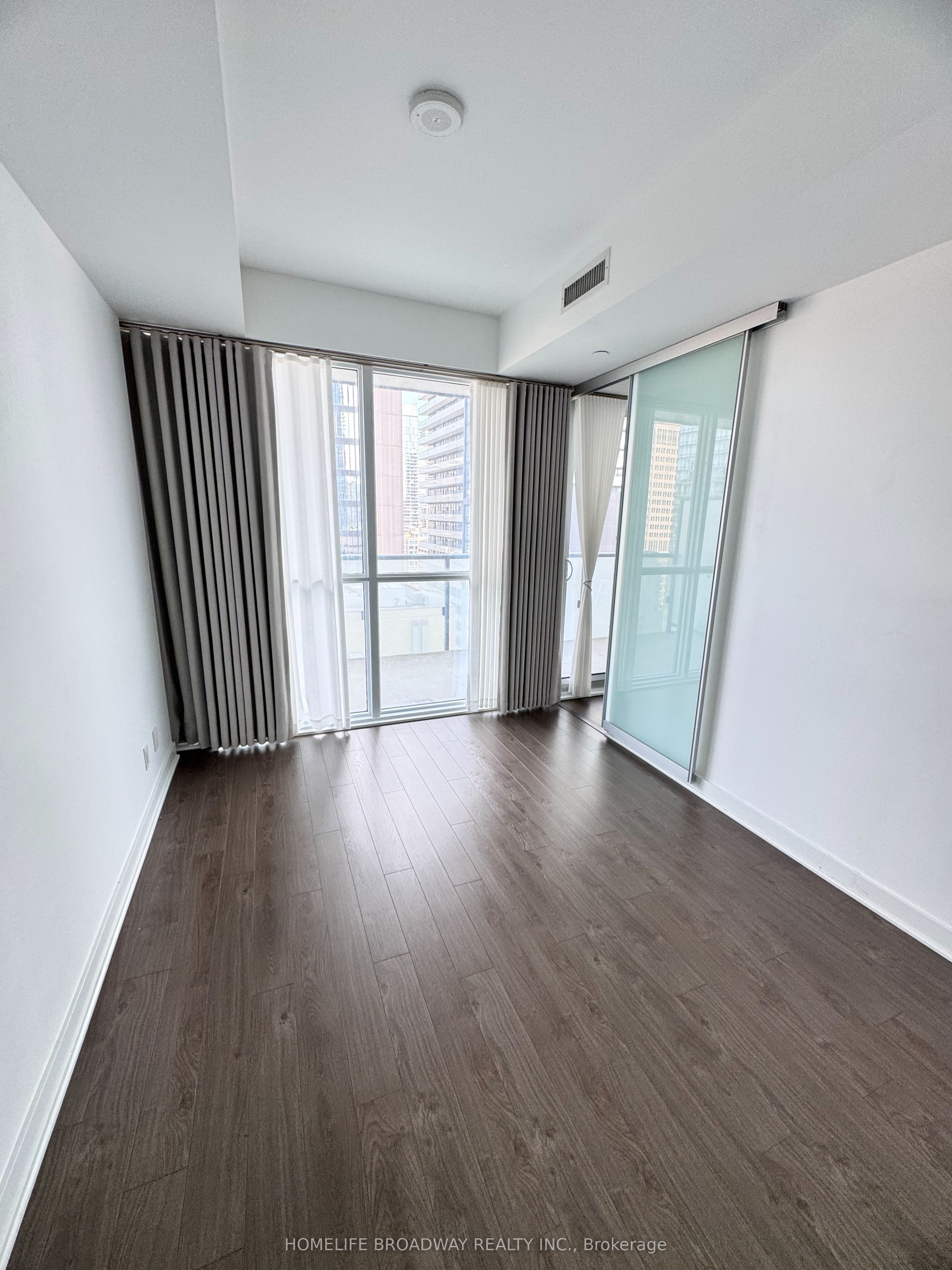 15 Grenville Street 1907, Toronto, ON M4Y 1A1